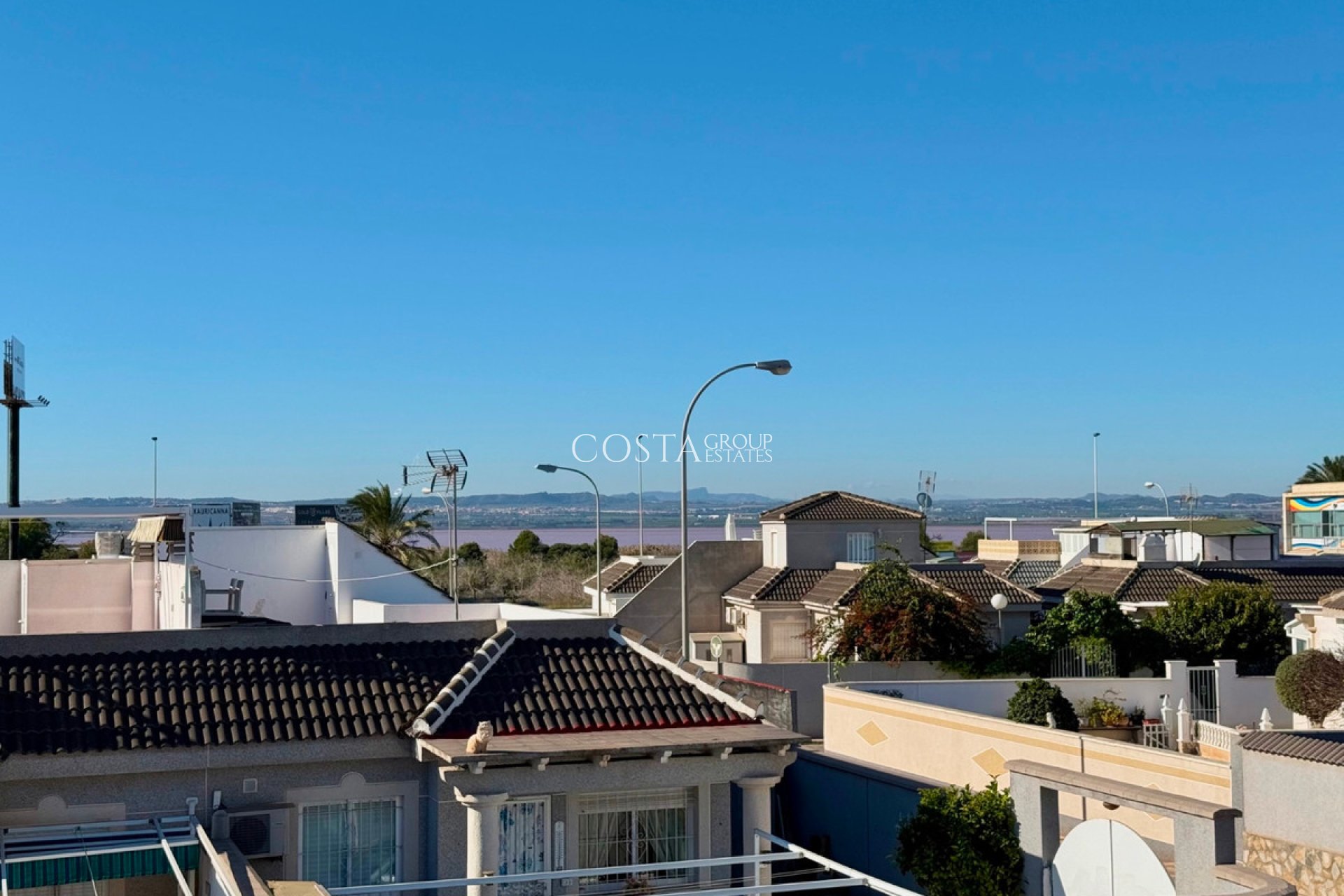 Herverkoop - Villa -
Torrevieja - El Chaparral