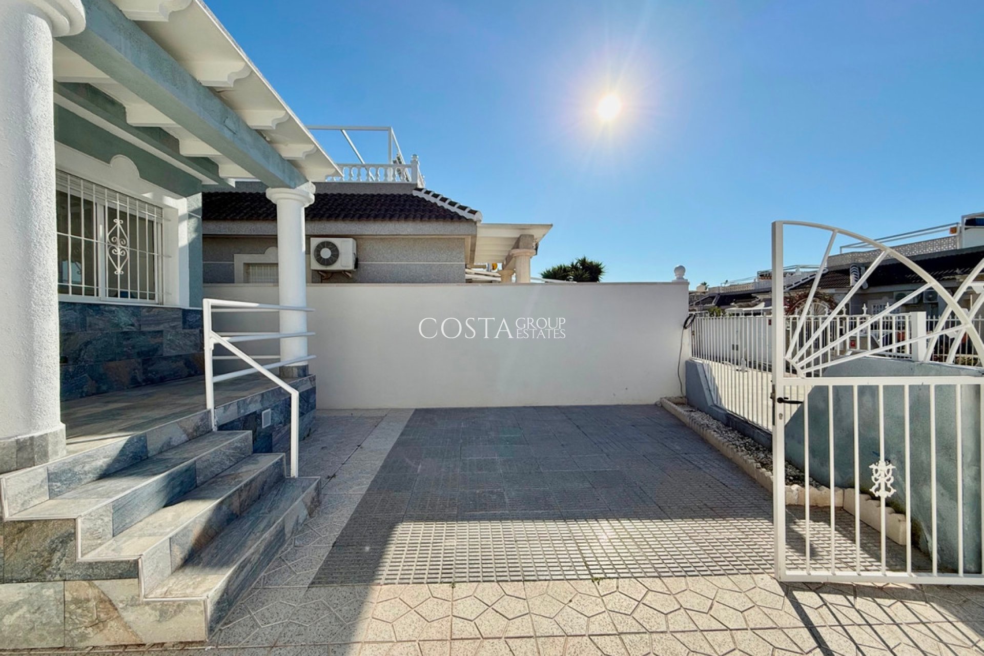 Herverkoop - Villa -
Torrevieja - El Chaparral