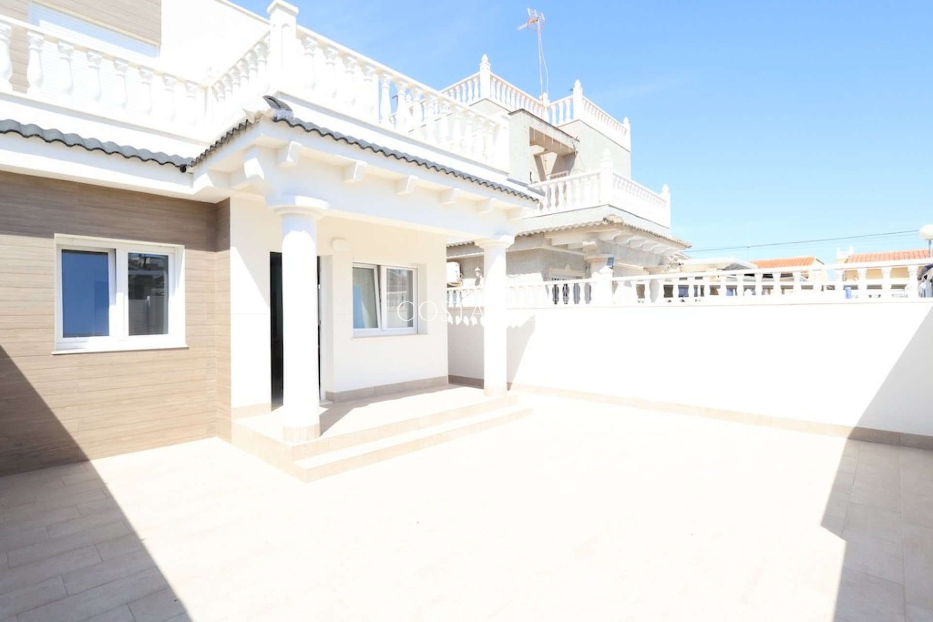 Herverkoop - Villa -
Torrevieja - El Chaparral