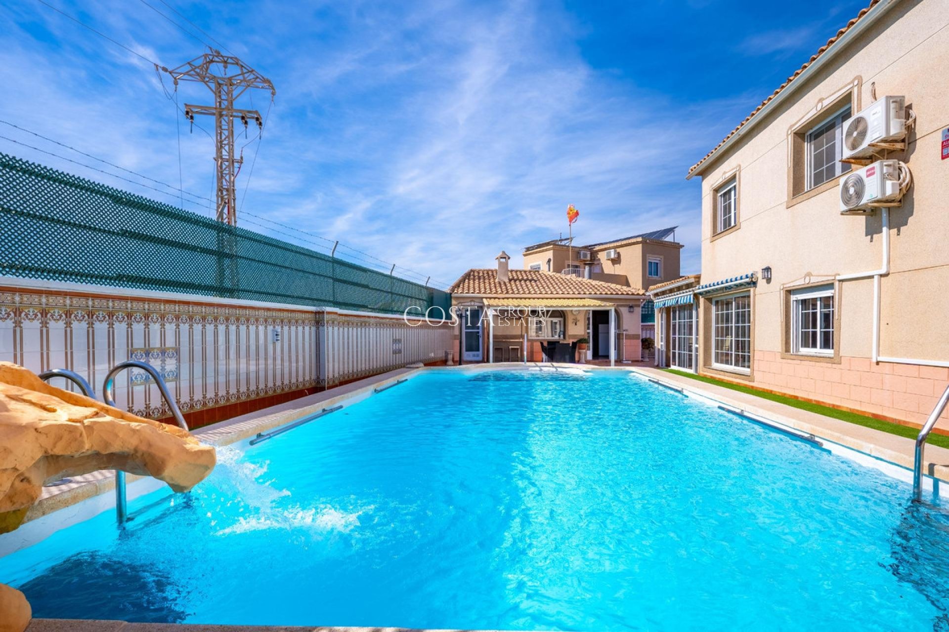 Herverkoop - Villa -
Torrevieja - El Chaparral