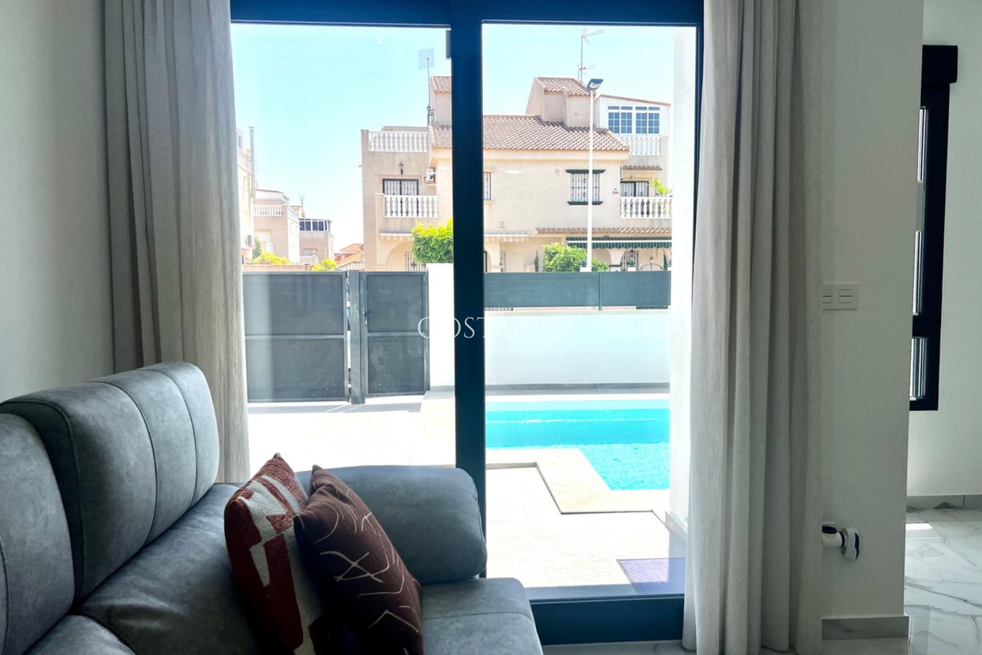 Herverkoop - Villa -
Torrevieja - La Siesta