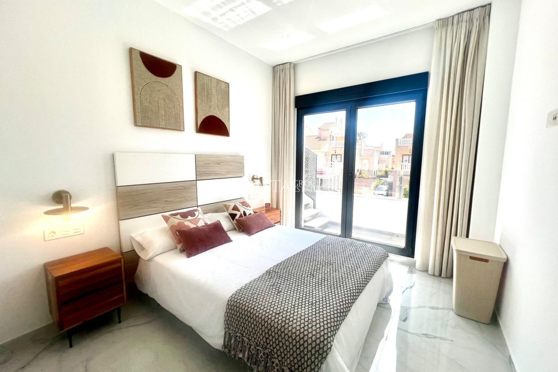 Herverkoop - Villa -
Torrevieja - La Siesta