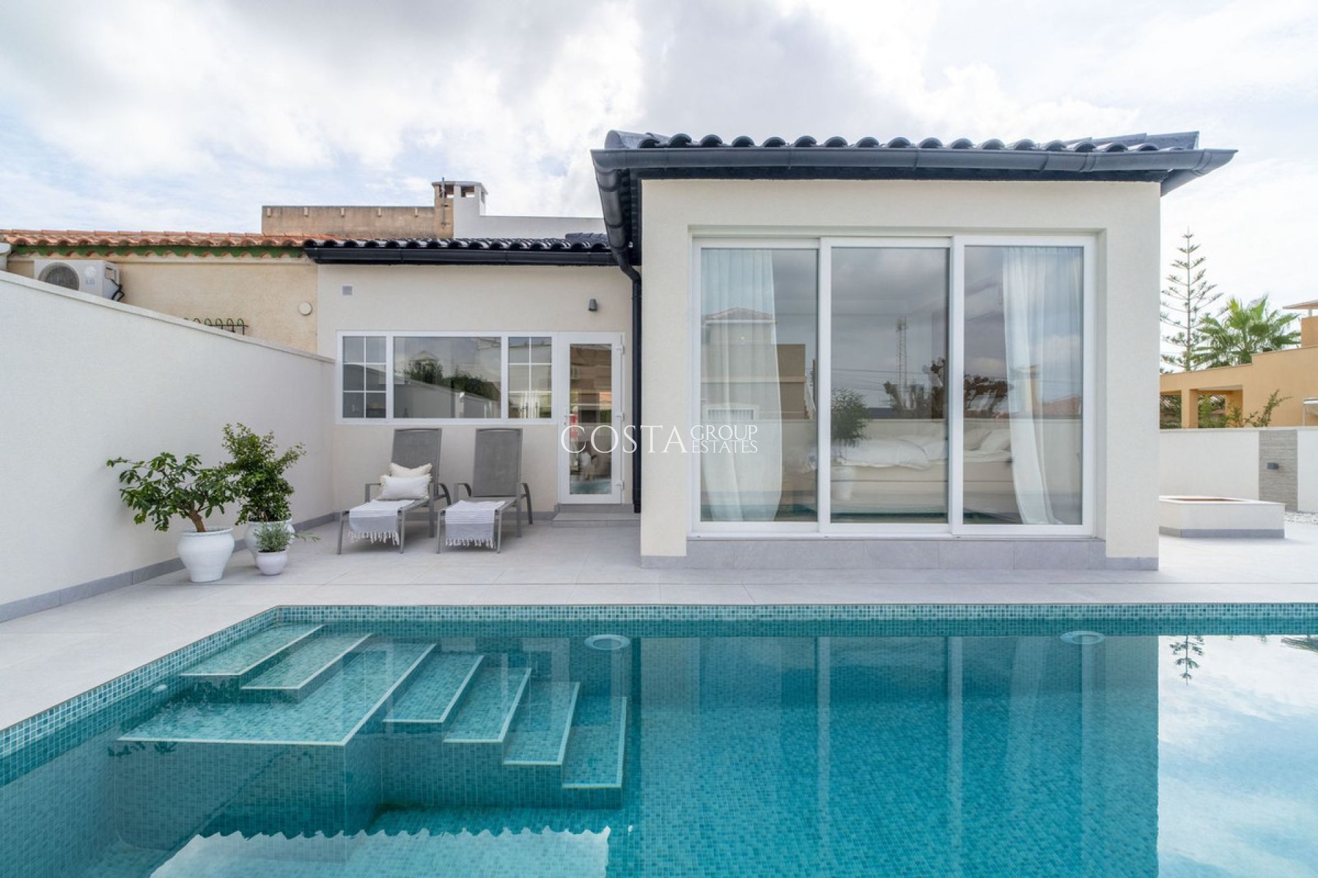 Herverkoop - Villa -
Torrevieja - La Siesta