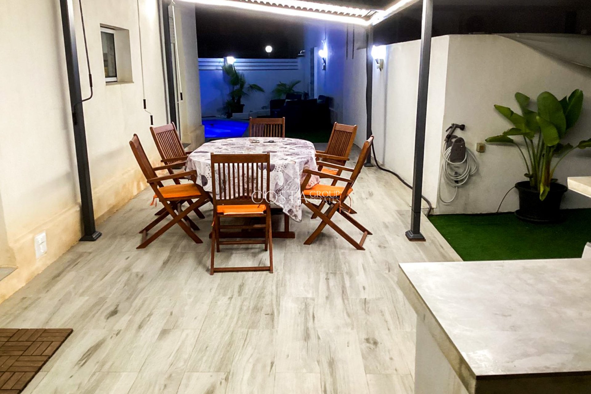 Herverkoop - Villa -
Torrevieja - Playa Los Locos
