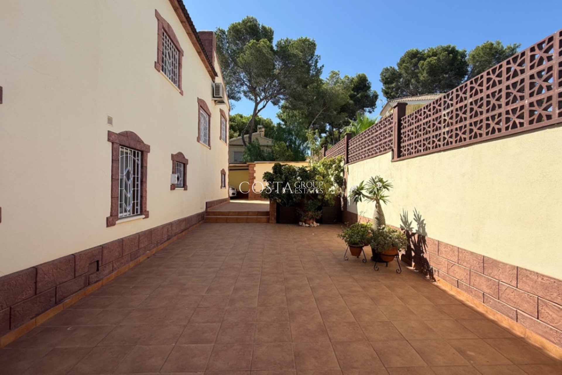 Herverkoop - Villa -
Torrevieja - Torrevieja Centro