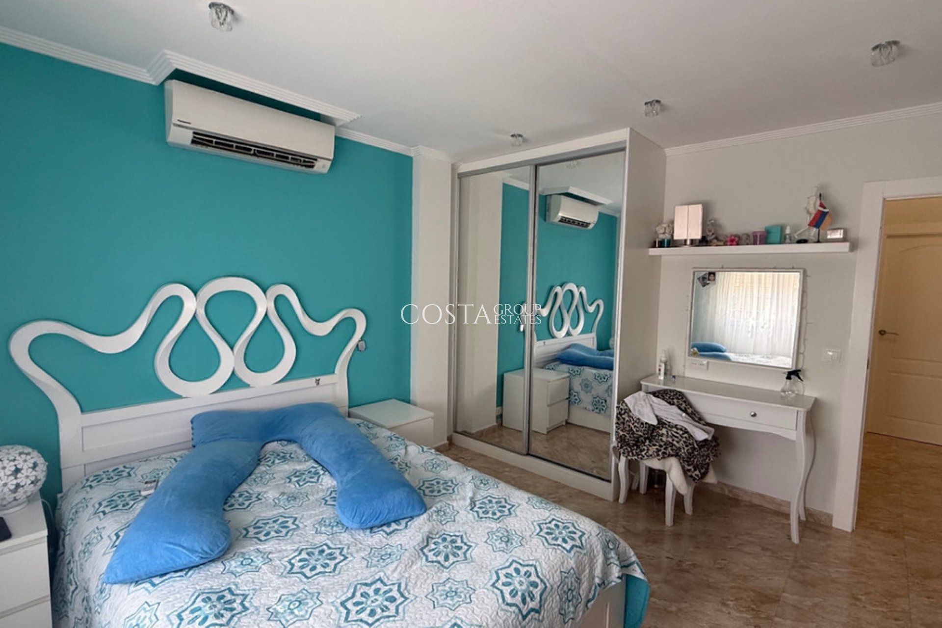 Herverkoop - Villa -
Torrevieja - Torrevieja Centro