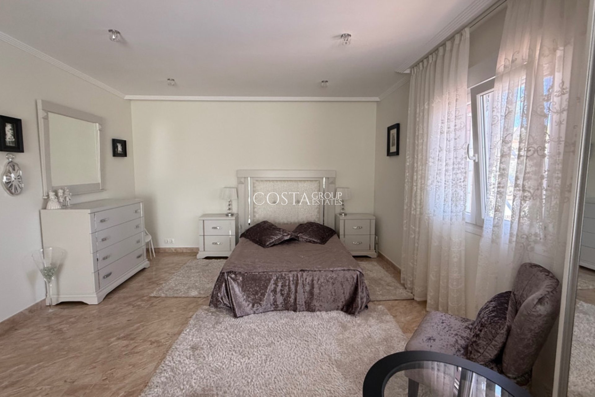Herverkoop - Villa -
Torrevieja - Torrevieja Centro