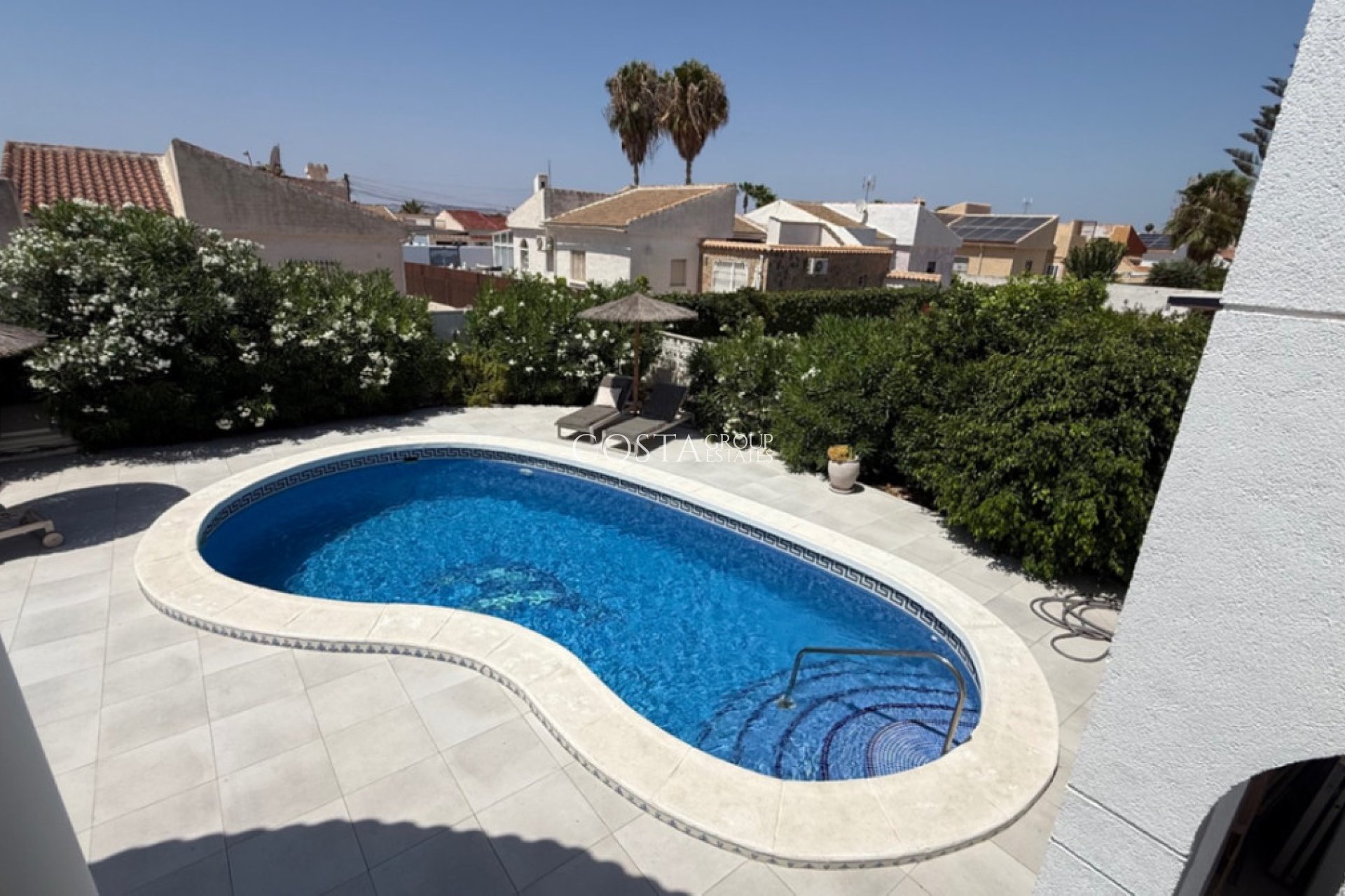 Herverkoop - Villa -
Torrevieja - Torrevieja Centro