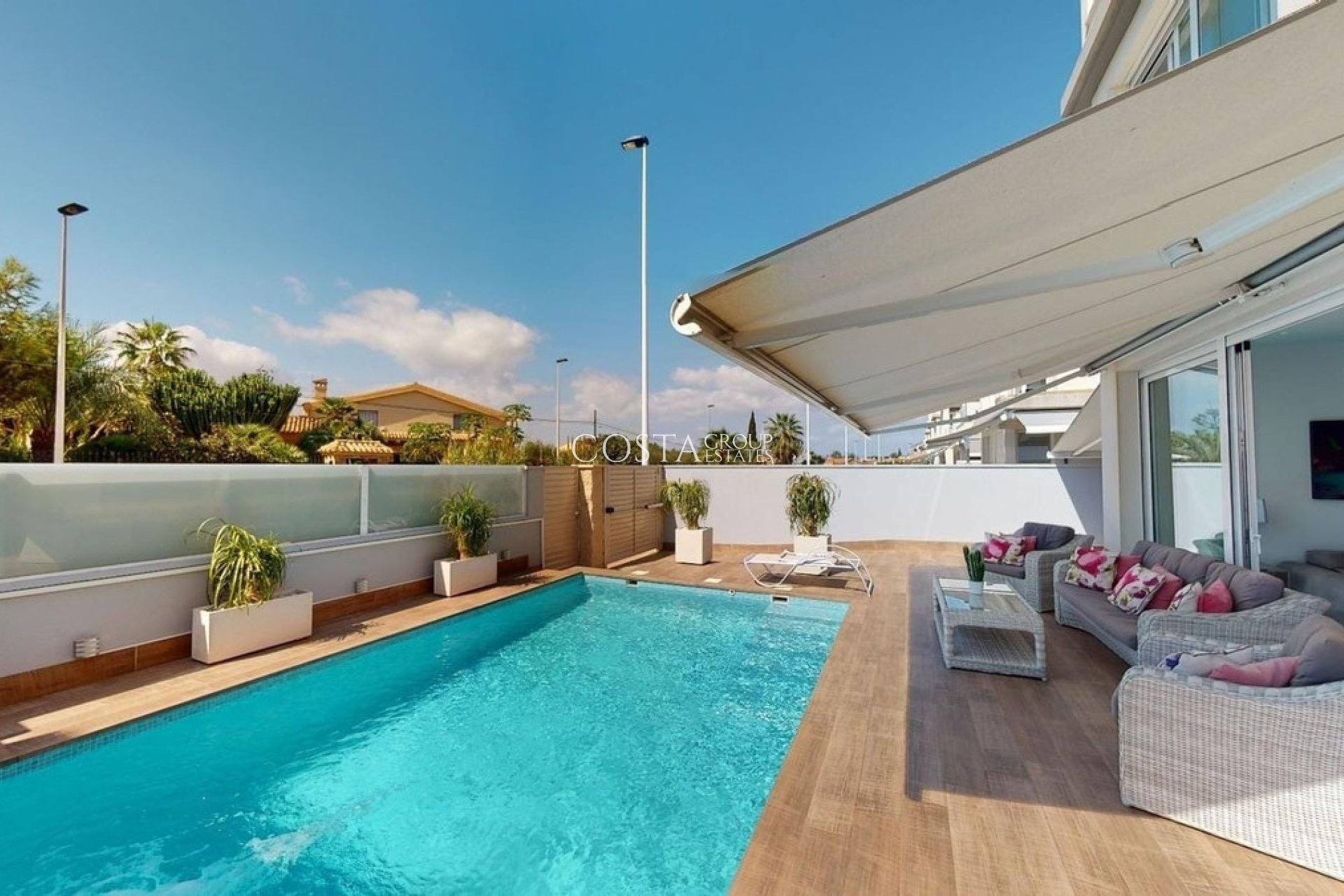 Herverkoop - Villa -
Torrevieja - Torrevieja Centro