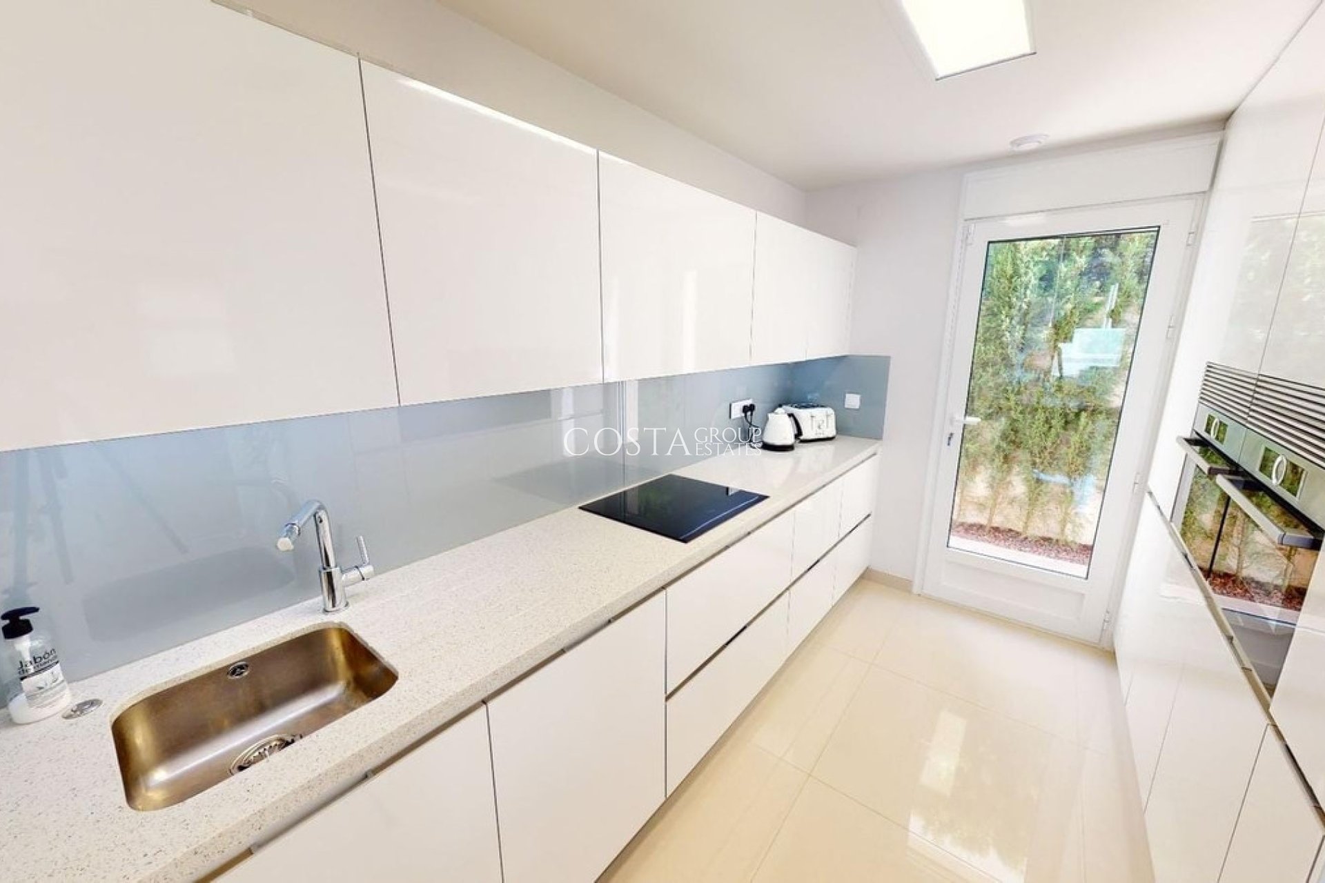 Herverkoop - Villa -
Torrevieja - Torrevieja Centro