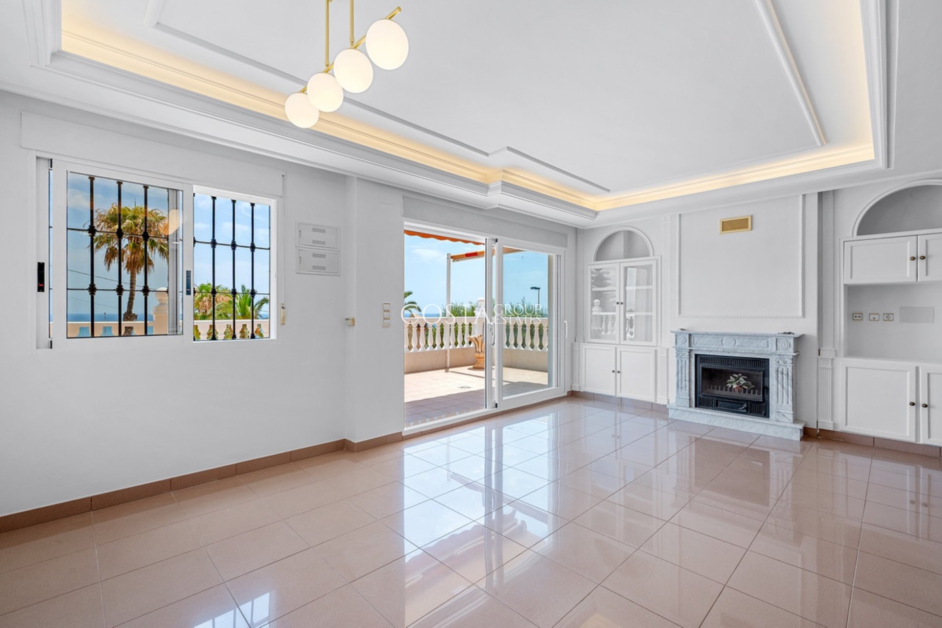 Herverkoop - Villa -
Torrevieja - Torrevieja Centro