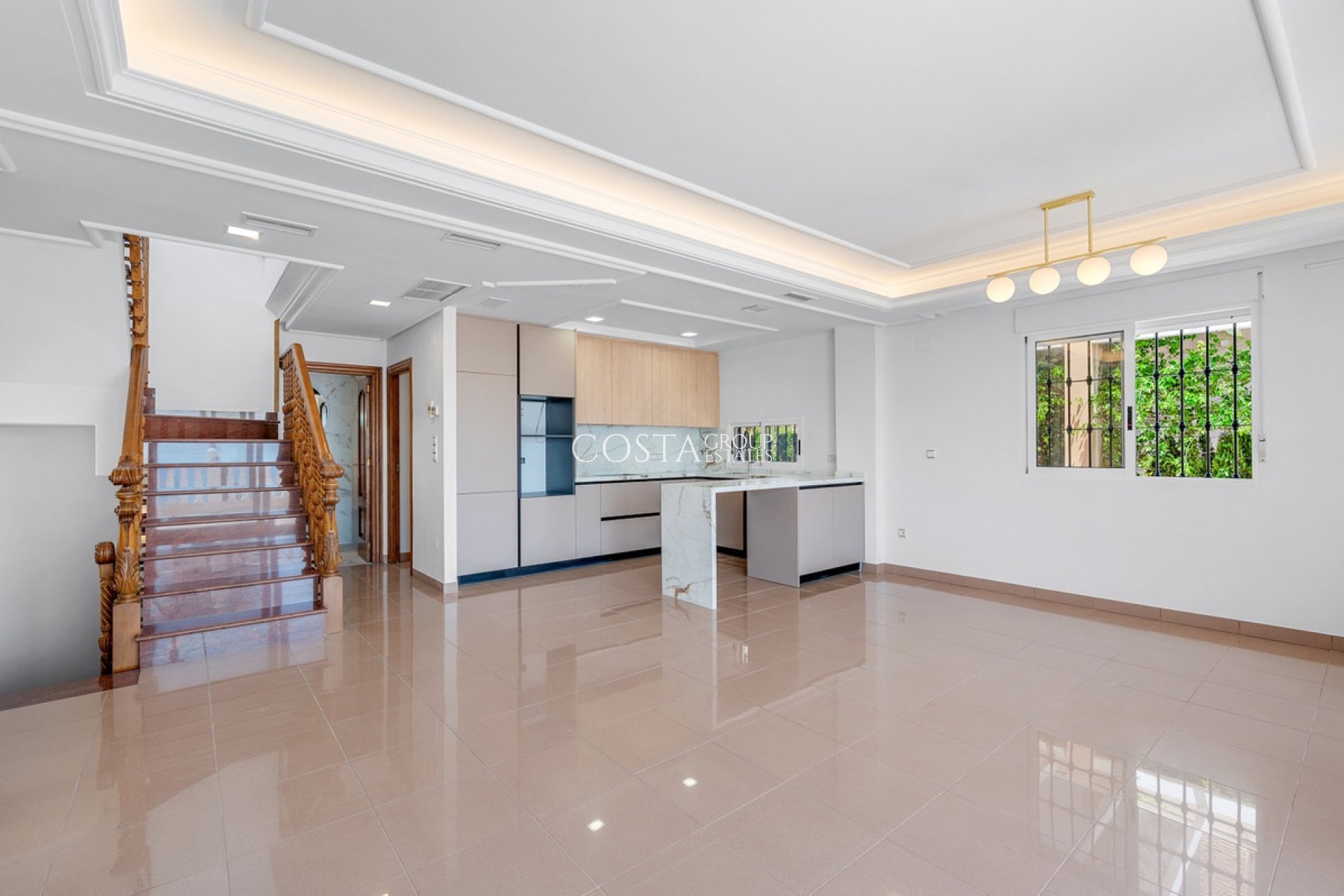 Herverkoop - Villa -
Torrevieja - Torrevieja Centro