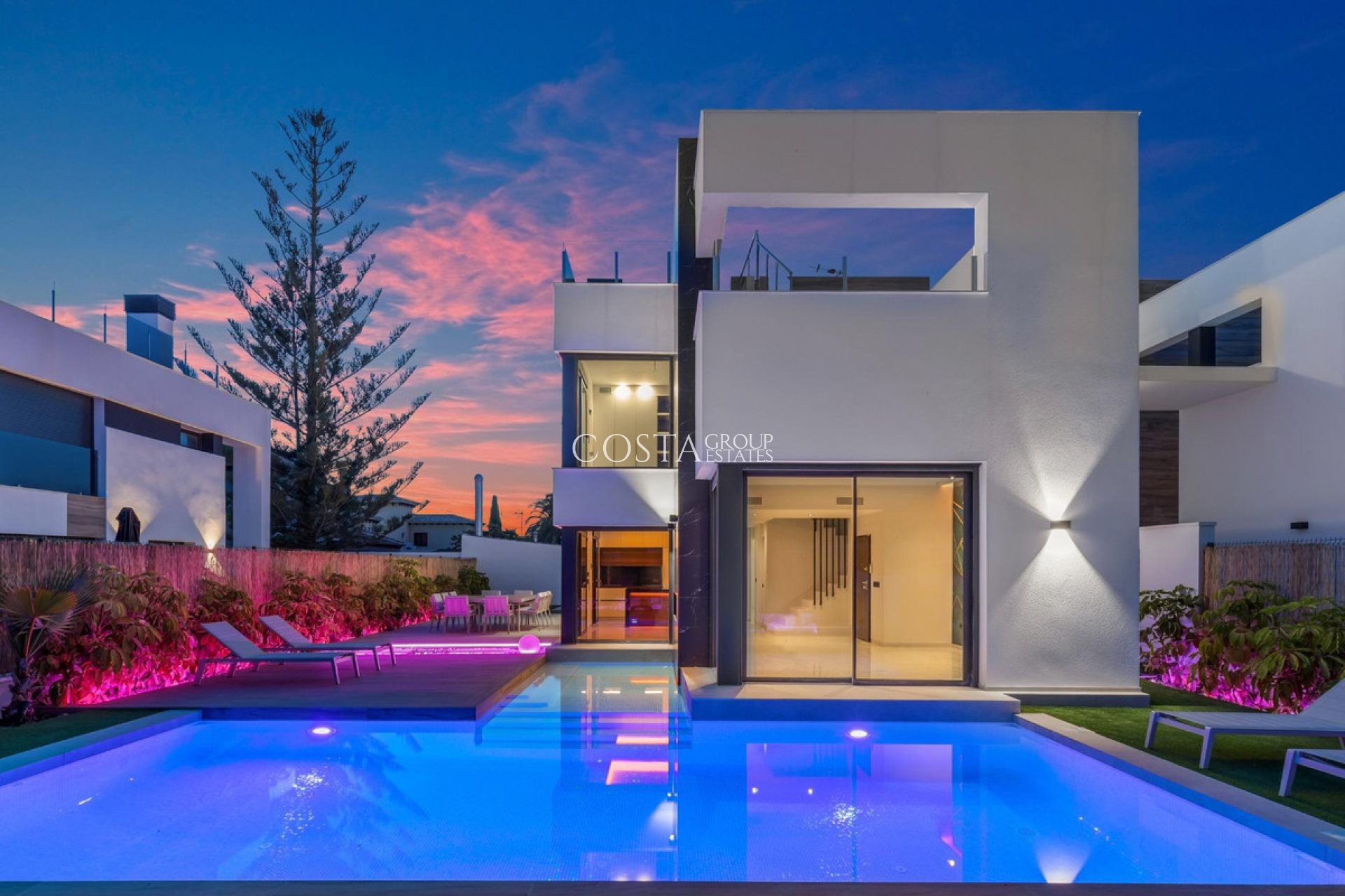 Herverkoop - Villa -
Torrevieja - Torrevieja Centro
