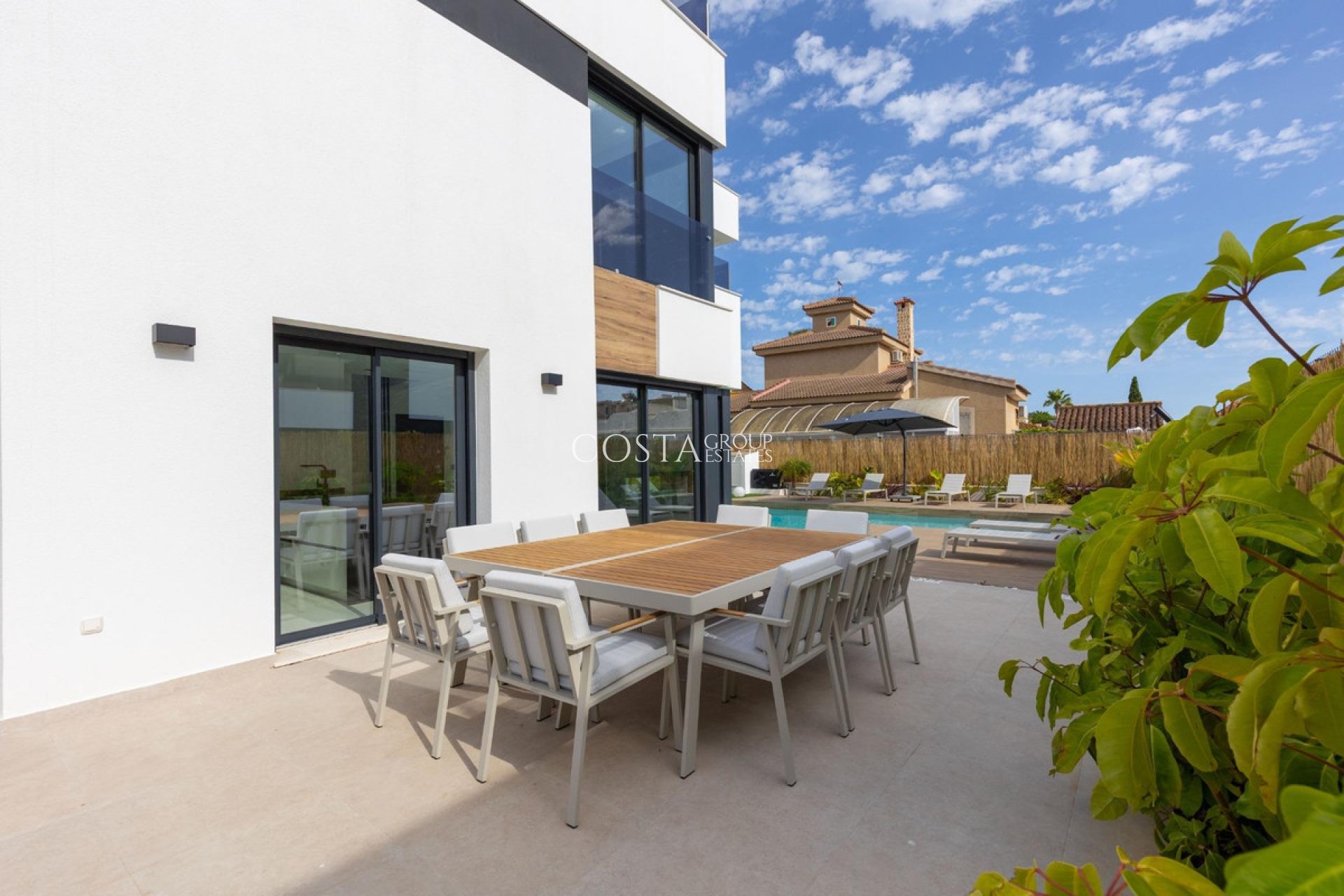 Herverkoop - Villa -
Torrevieja - Torrevieja Centro