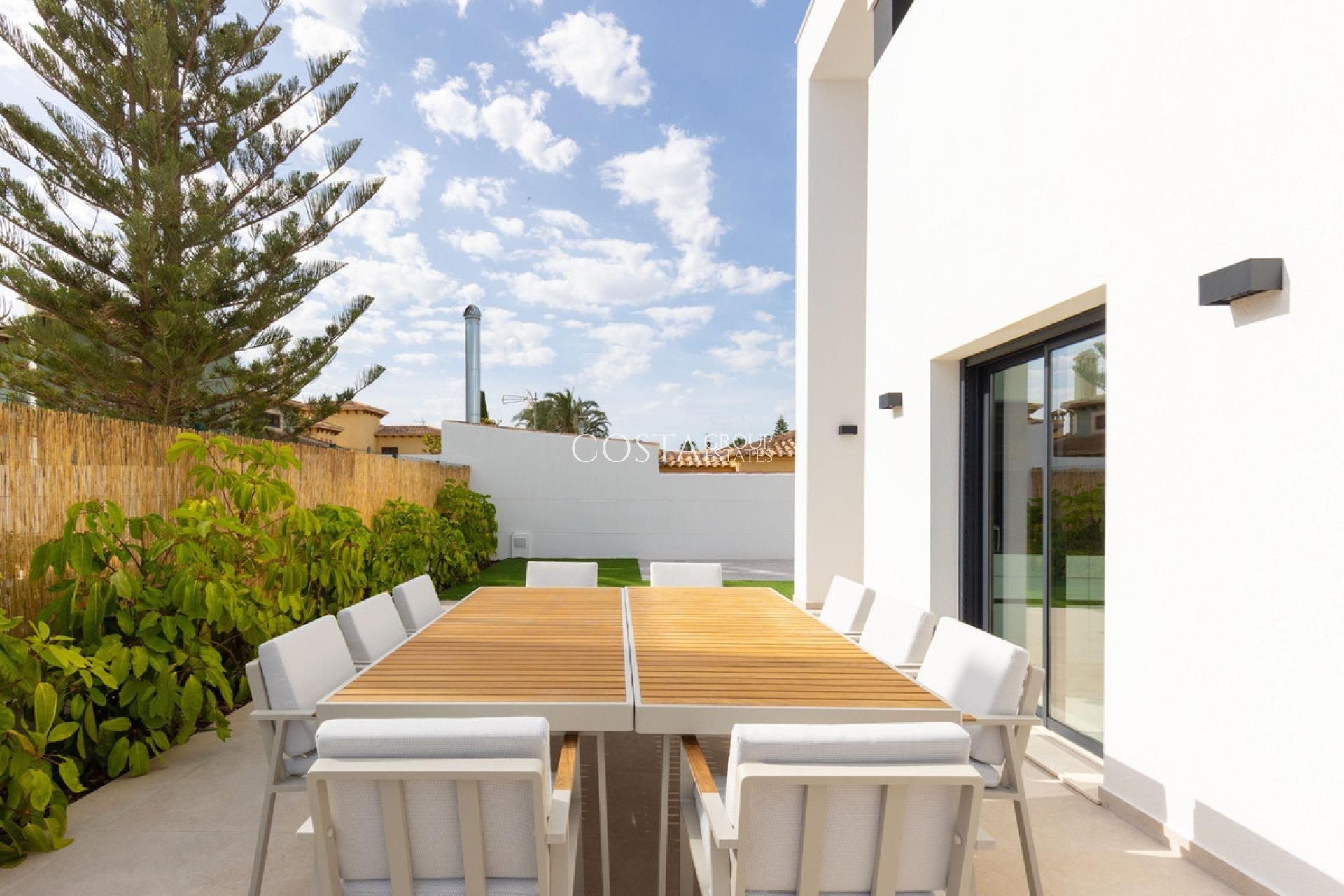 Herverkoop - Villa -
Torrevieja - Torrevieja Centro