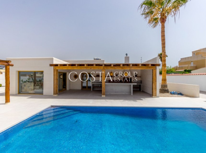 Herverkoop - Villa -
Torrevieja - Torrevieja Centro