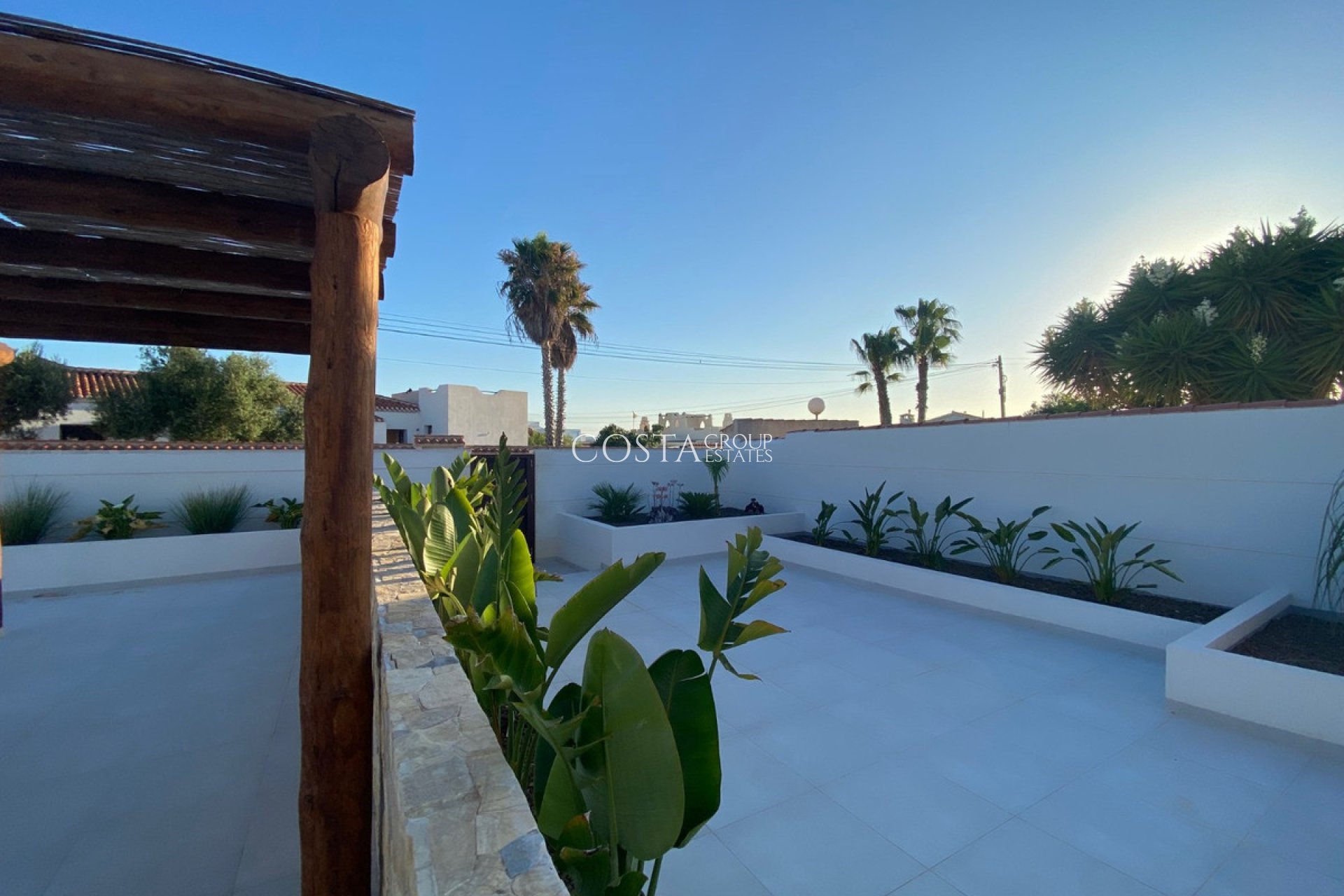 Herverkoop - Villa -
Torrevieja - Torrevieja Centro
