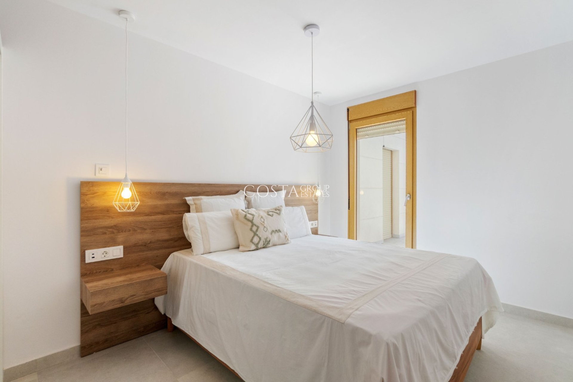 Herverkoop - Villa -
Torrevieja - Torrevieja Centro
