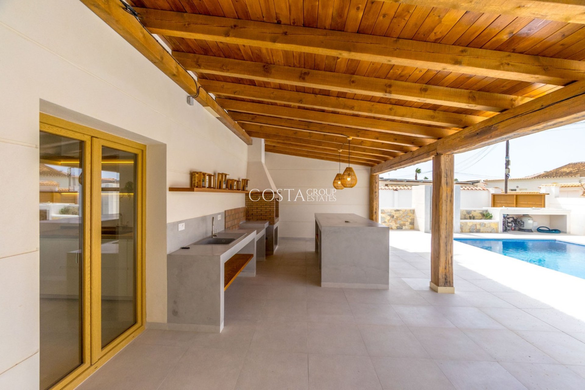 Herverkoop - Villa -
Torrevieja - Torrevieja Centro