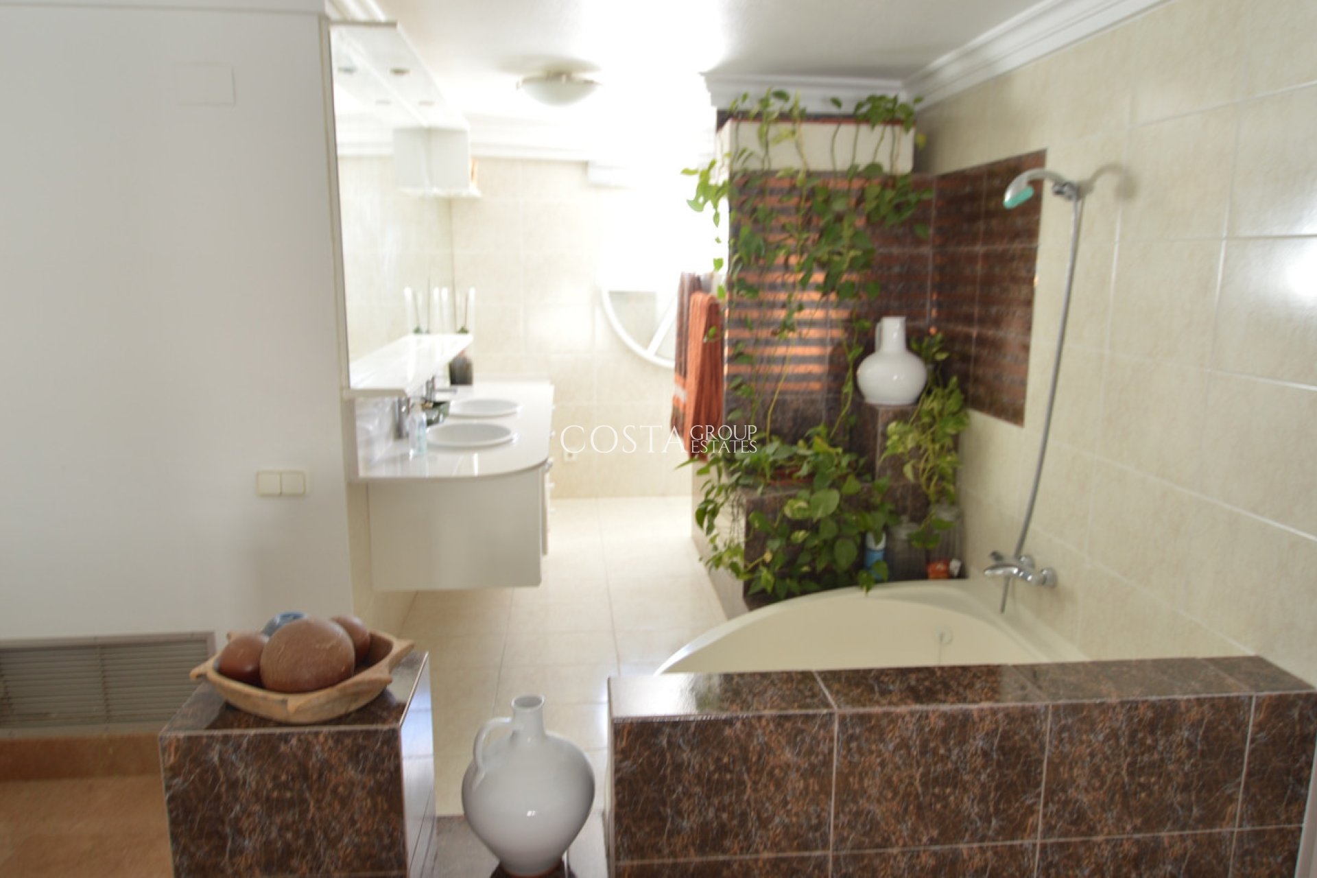 Herverkoop - Villa -
Torrevieja - Torrevieja Centro