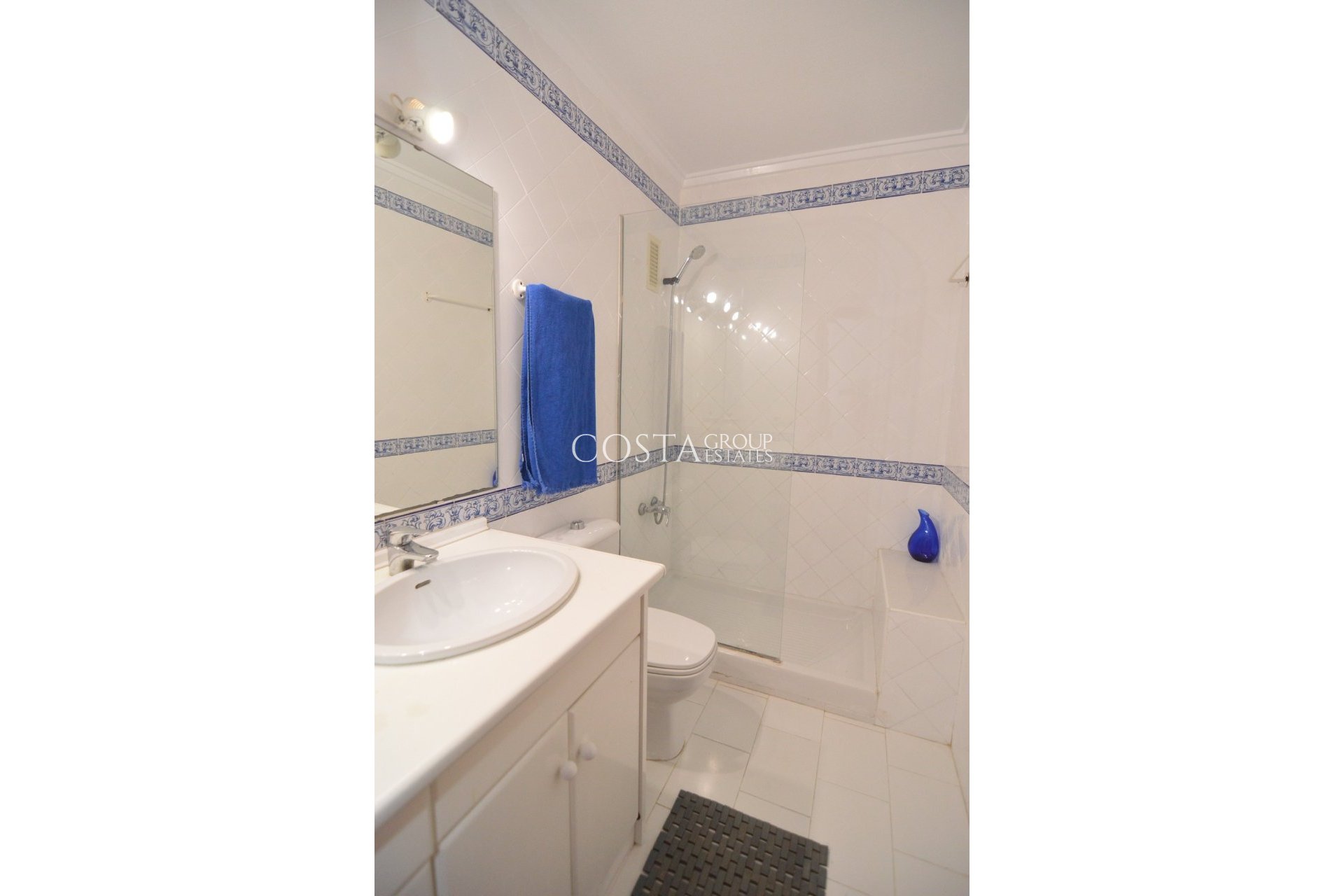 Herverkoop - Villa -
Torrevieja - Torrevieja Centro