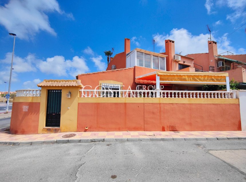 Herverkoop - Villa -
Torrevieja - Torrevieja Centro