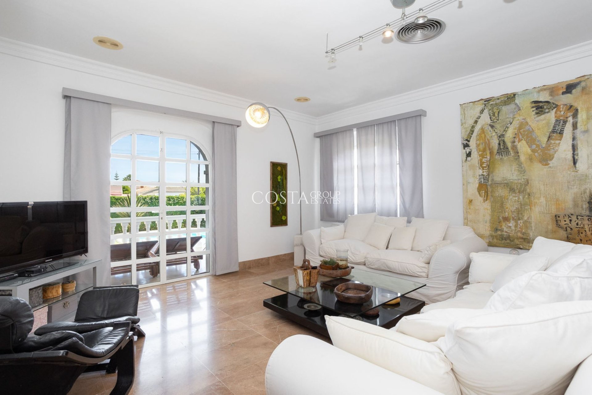 Herverkoop - Villa -
Torrevieja - Torrevieja Centro