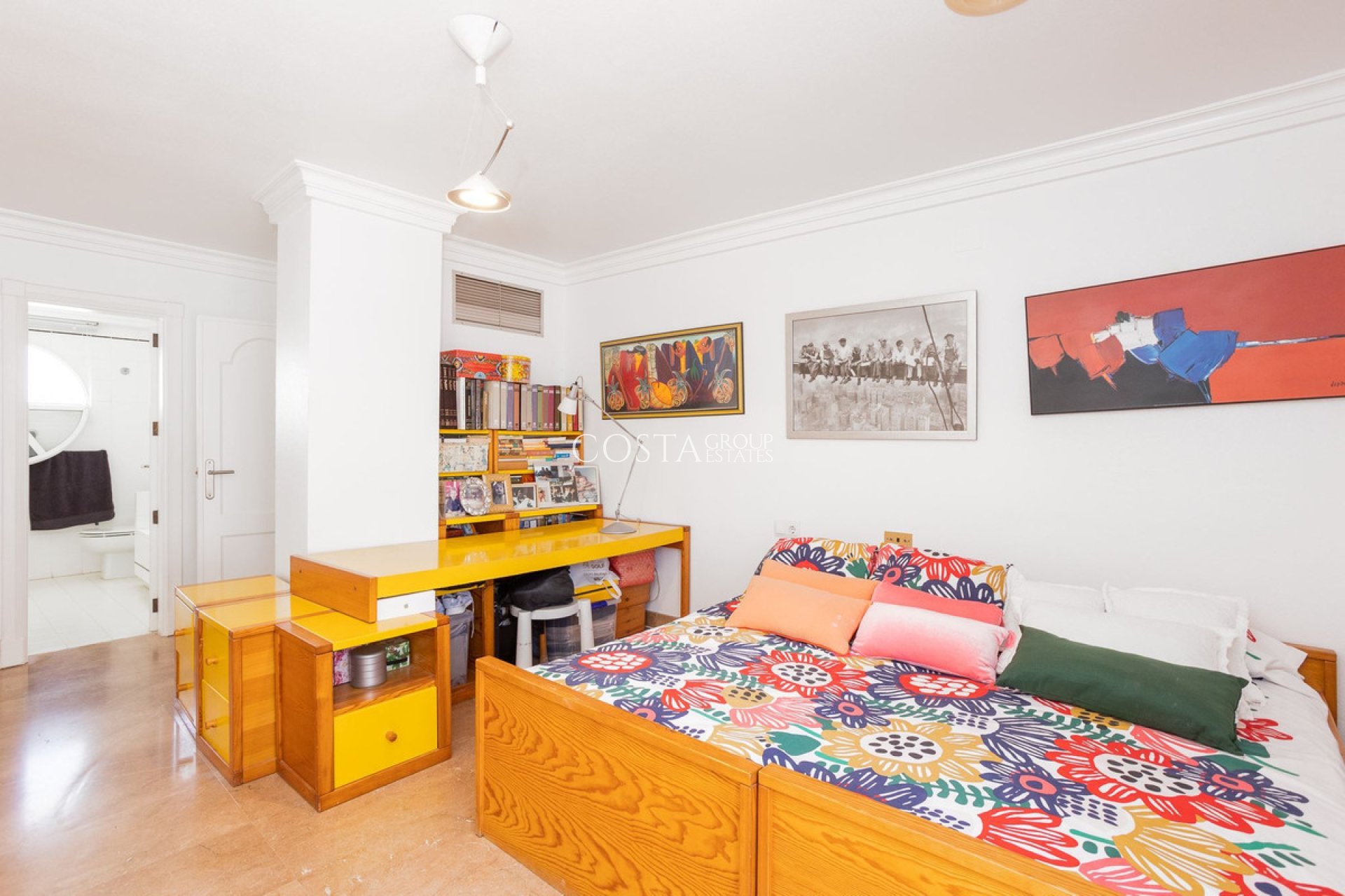 Herverkoop - Villa -
Torrevieja - Torrevieja Centro