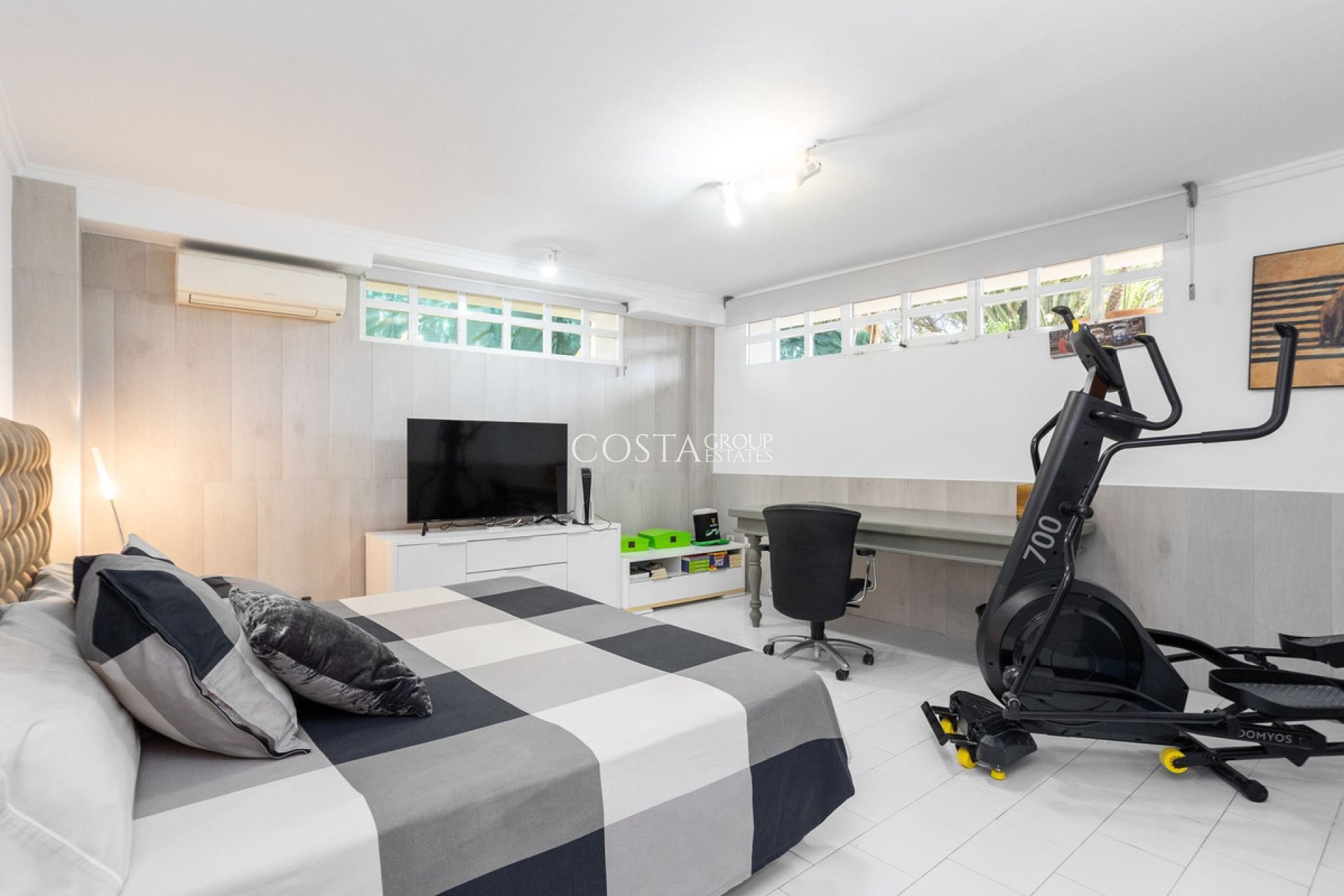 Herverkoop - Villa -
Torrevieja - Torrevieja Centro