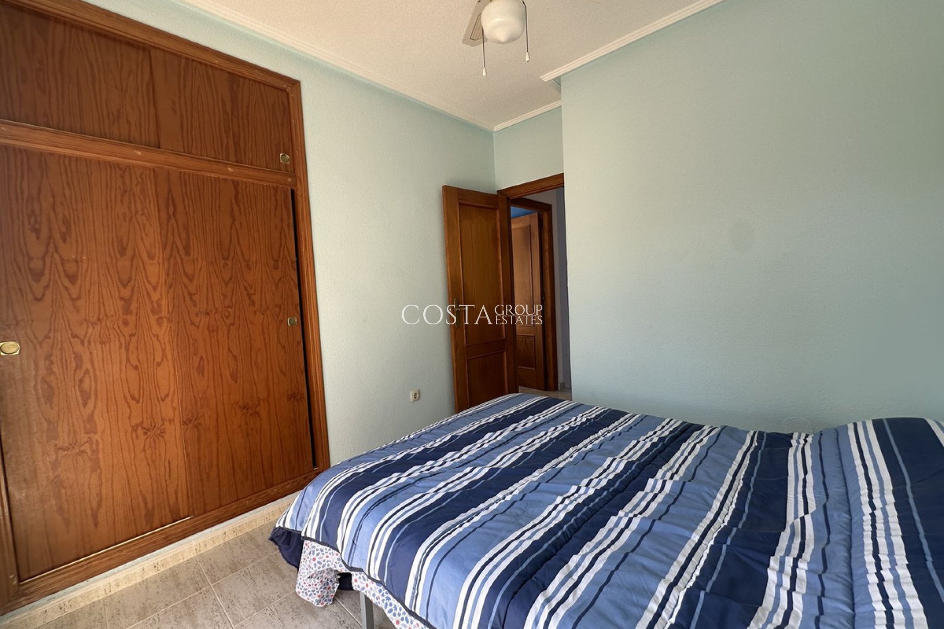 Herverkoop - Villa -
Torrevieja - Torrevieja Centro