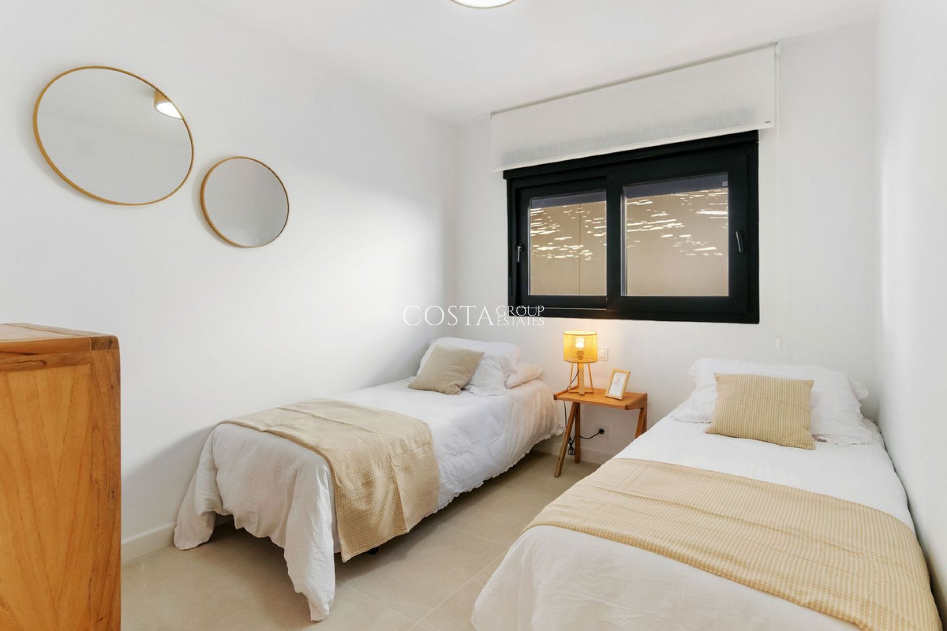 Herverkoop - Villa -
Torrevieja - Torrevieja Centro