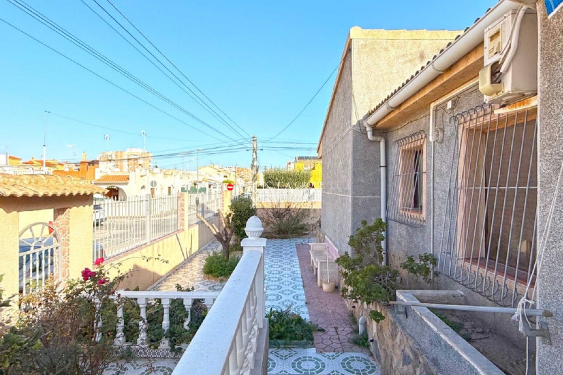 Herverkoop - Villa -
Torrevieja - Torrevieja Centro