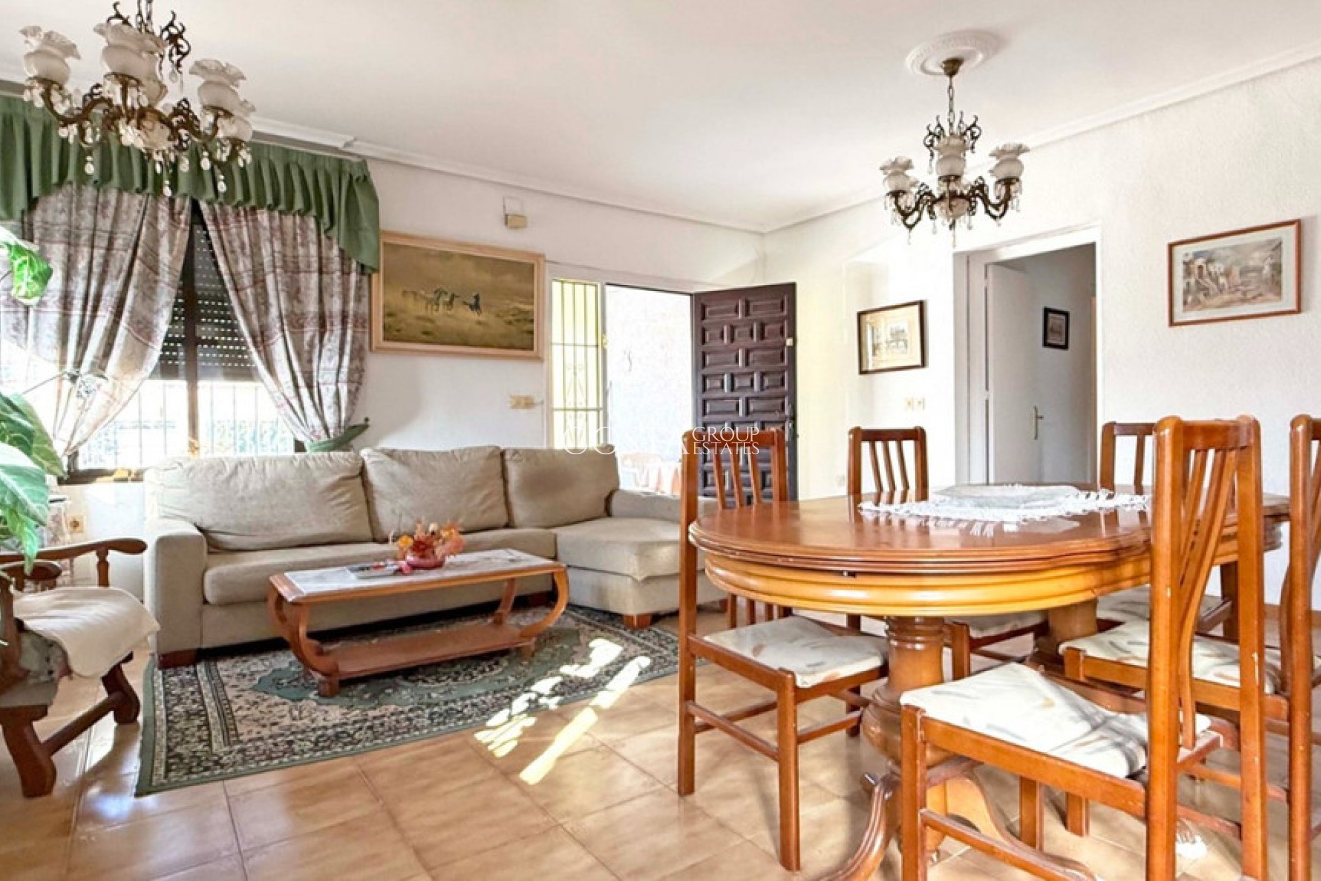 Herverkoop - Villa -
Torrevieja - Torrevieja Centro