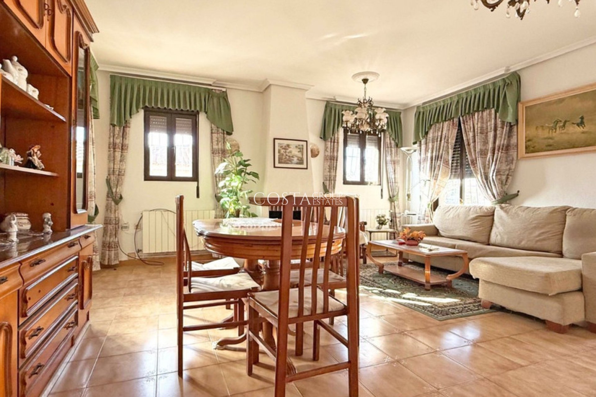 Herverkoop - Villa -
Torrevieja - Torrevieja Centro