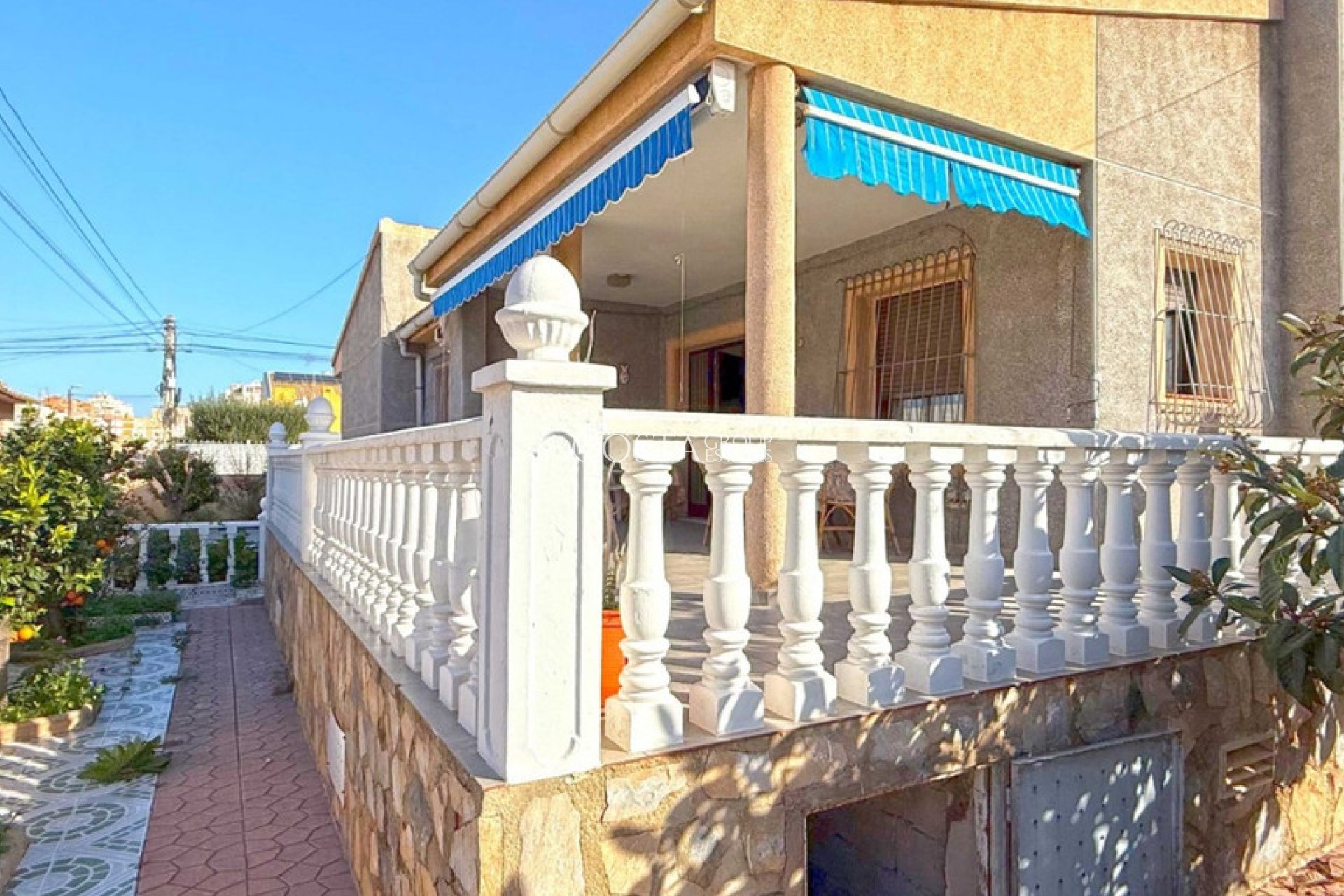Herverkoop - Villa -
Torrevieja - Torrevieja Centro