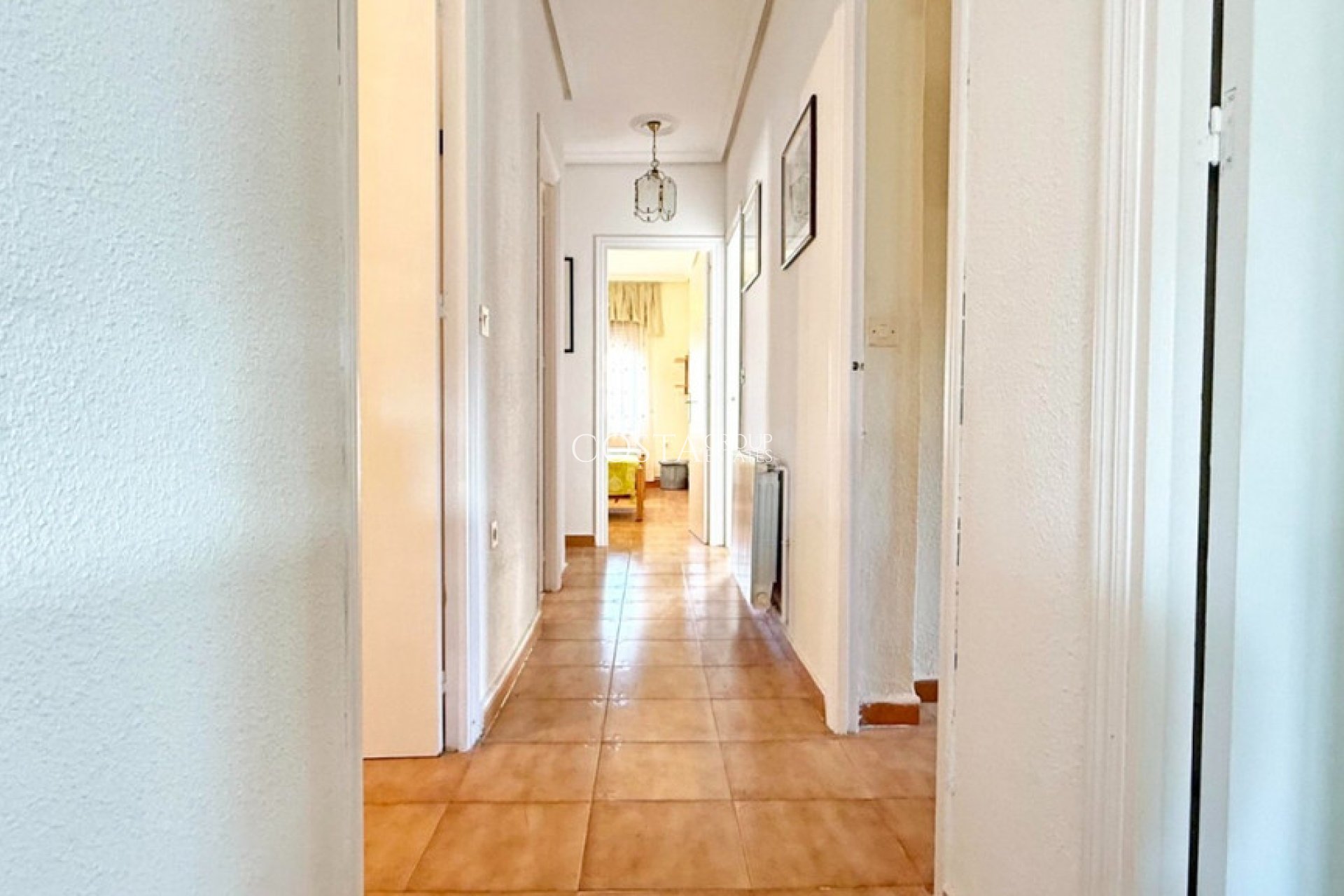 Herverkoop - Villa -
Torrevieja - Torrevieja Centro
