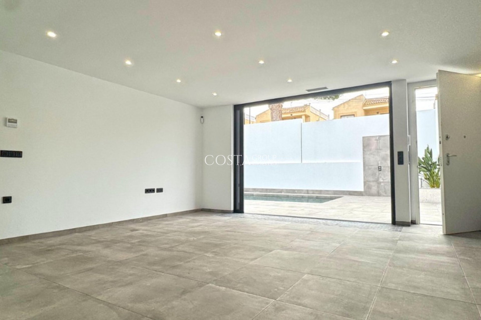 Herverkoop - Villa -
Torrevieja - Torrevieja Centro
