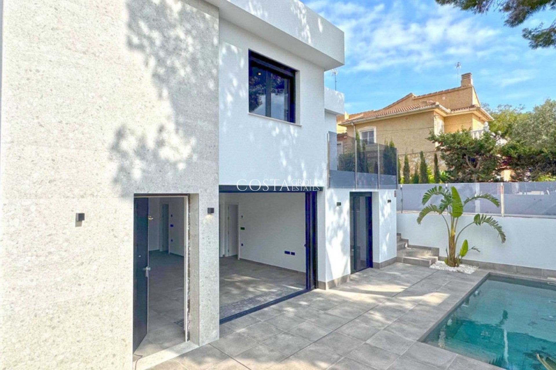 Herverkoop - Villa -
Torrevieja - Torrevieja Centro