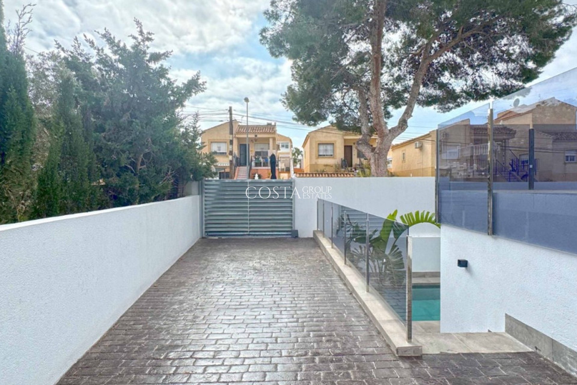 Herverkoop - Villa -
Torrevieja - Torrevieja Centro