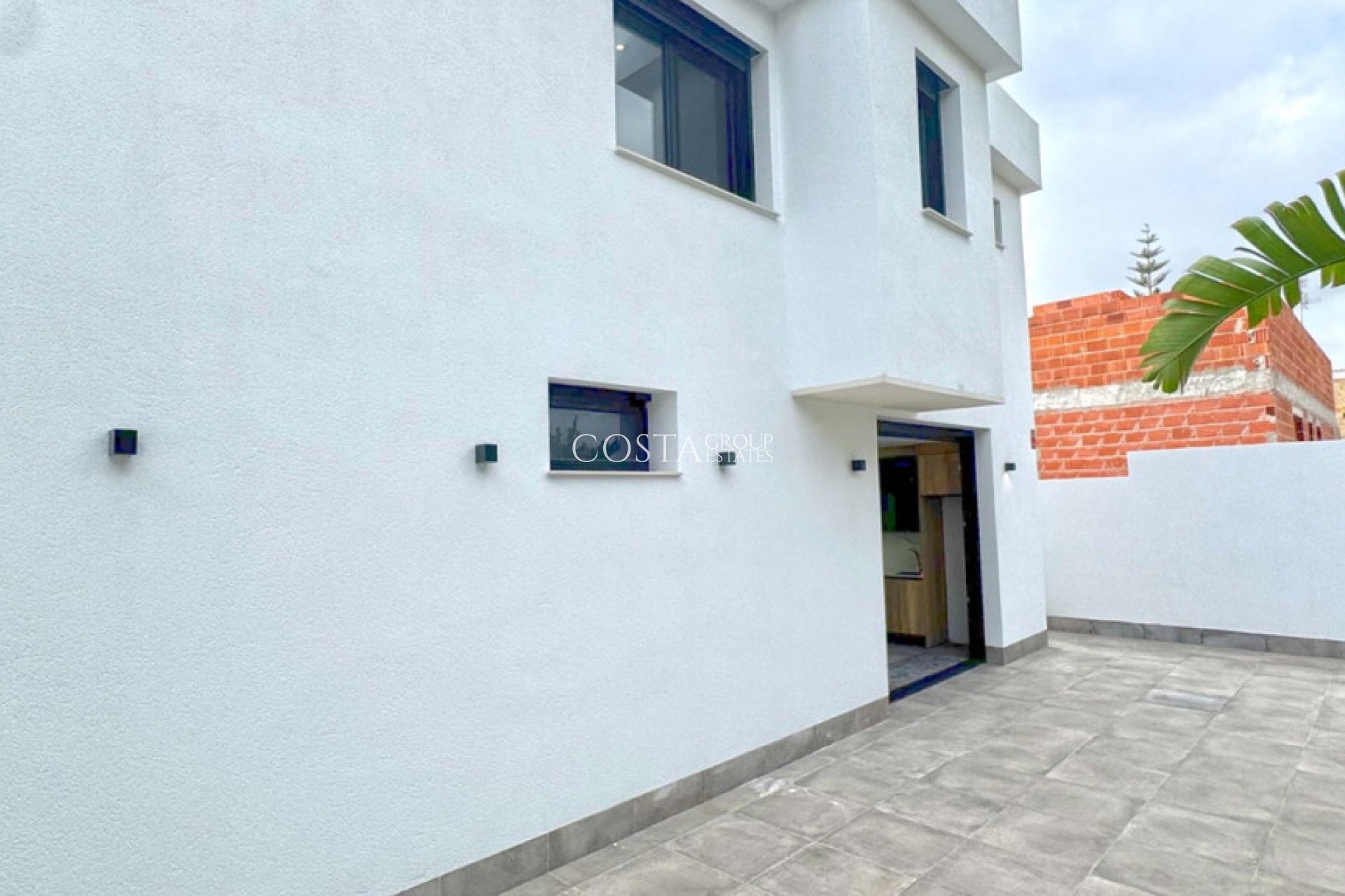 Herverkoop - Villa -
Torrevieja - Torrevieja Centro