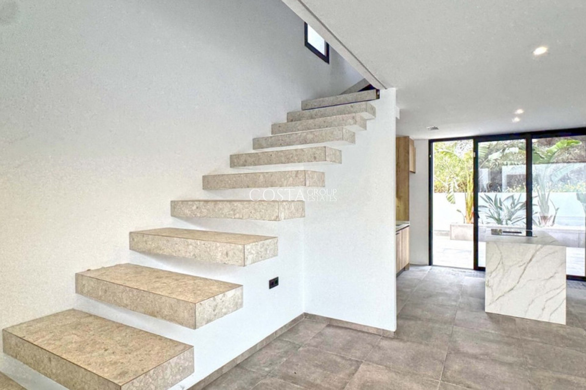 Herverkoop - Villa -
Torrevieja - Torrevieja Centro