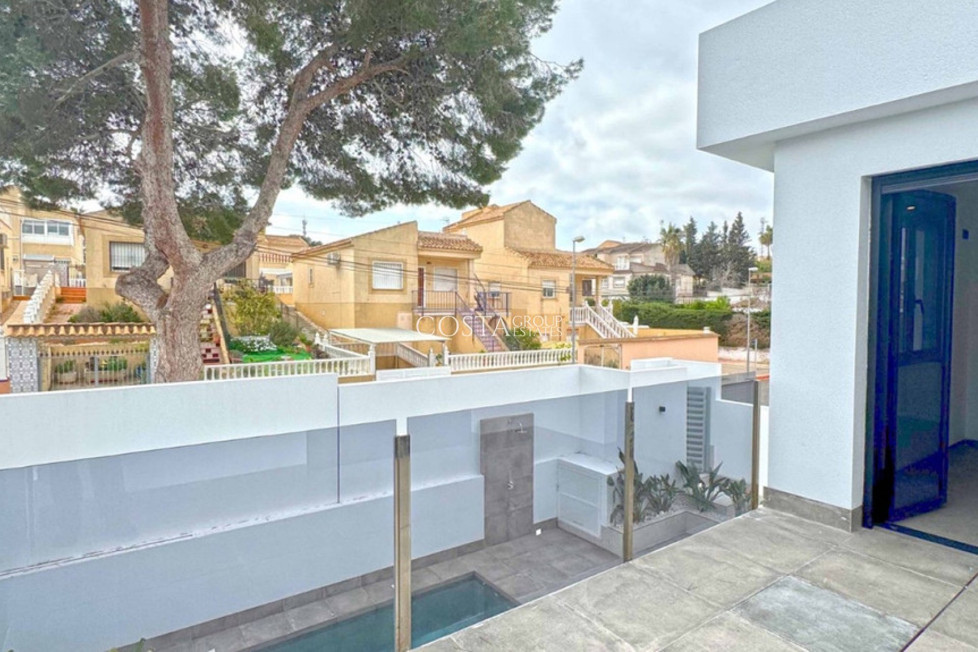 Herverkoop - Villa -
Torrevieja - Torrevieja Centro