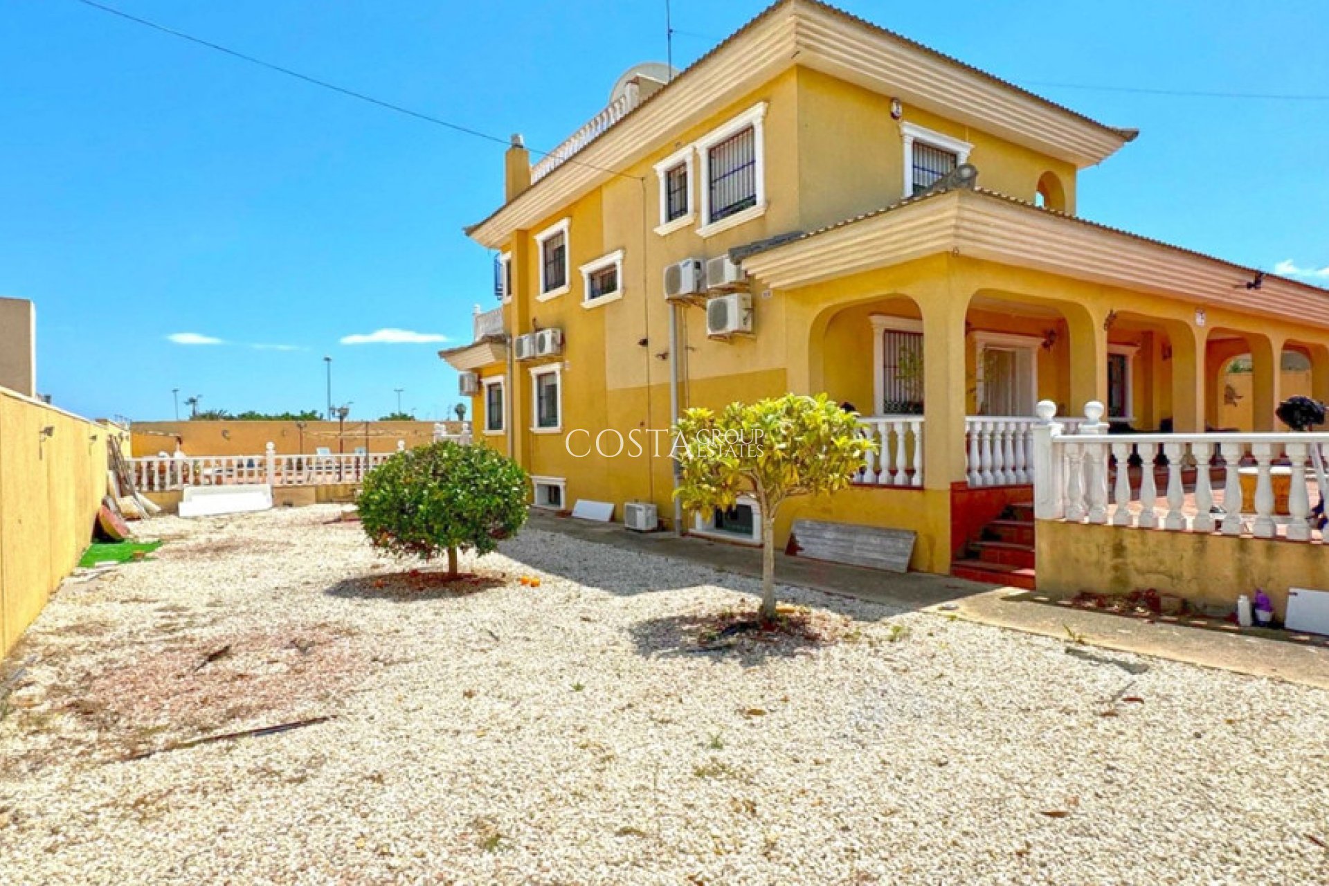 Herverkoop - Villa -
Torrevieja - Torrevieja Centro