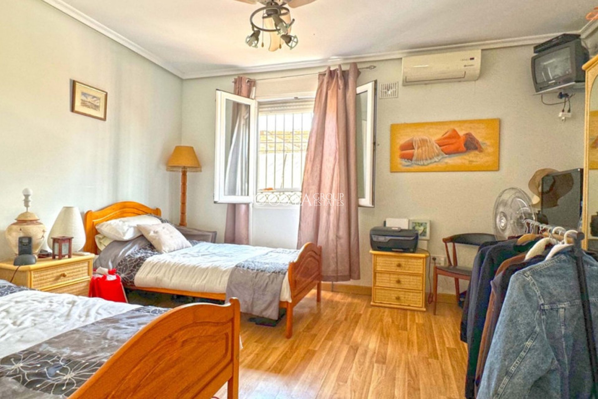 Herverkoop - Villa -
Torrevieja - Torrevieja Centro