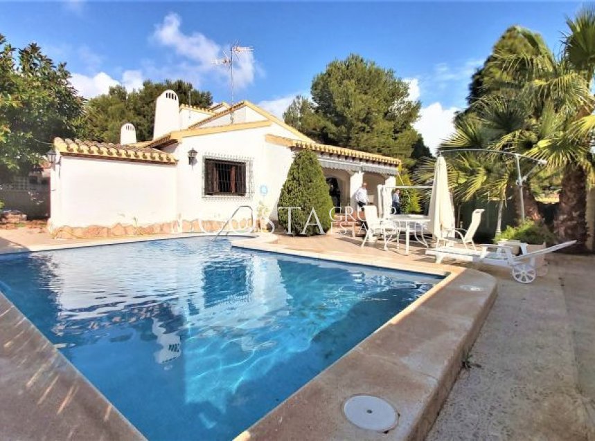 Herverkoop - Villa -
Torrevieja - Torrevieja Centro