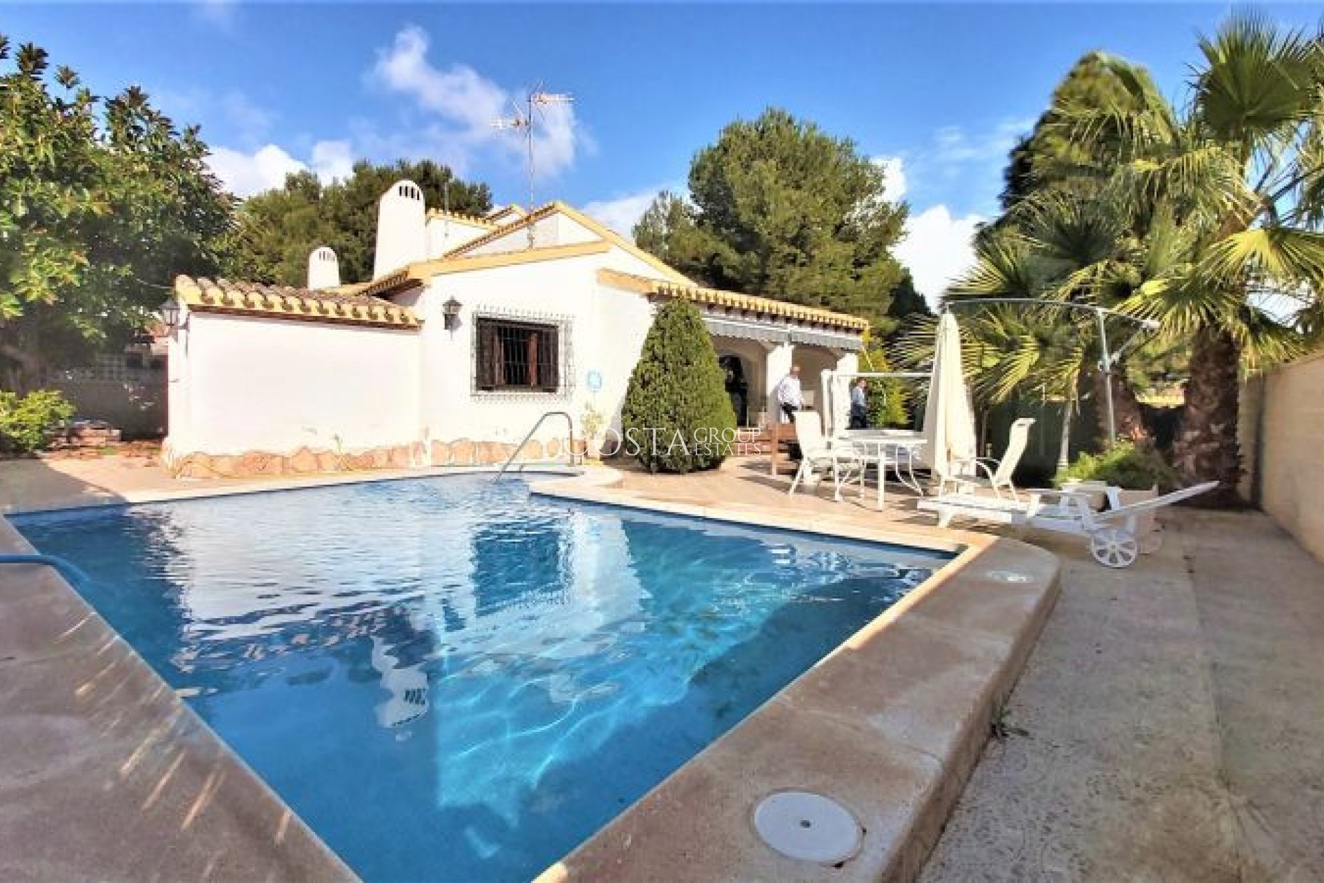 Herverkoop - Villa -
Torrevieja - Torrevieja Centro