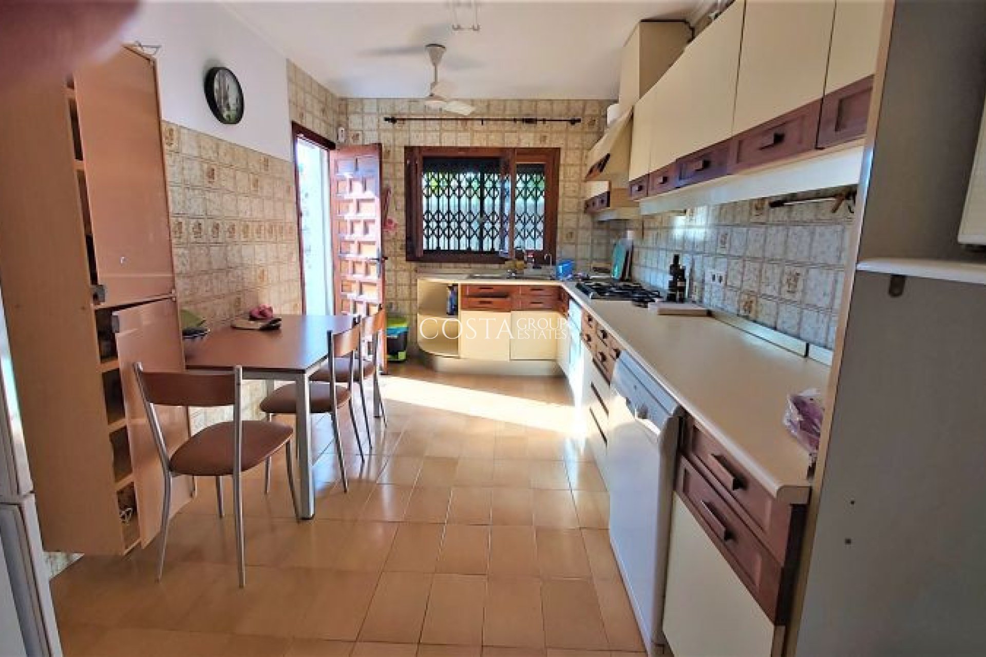 Herverkoop - Villa -
Torrevieja - Torrevieja Centro