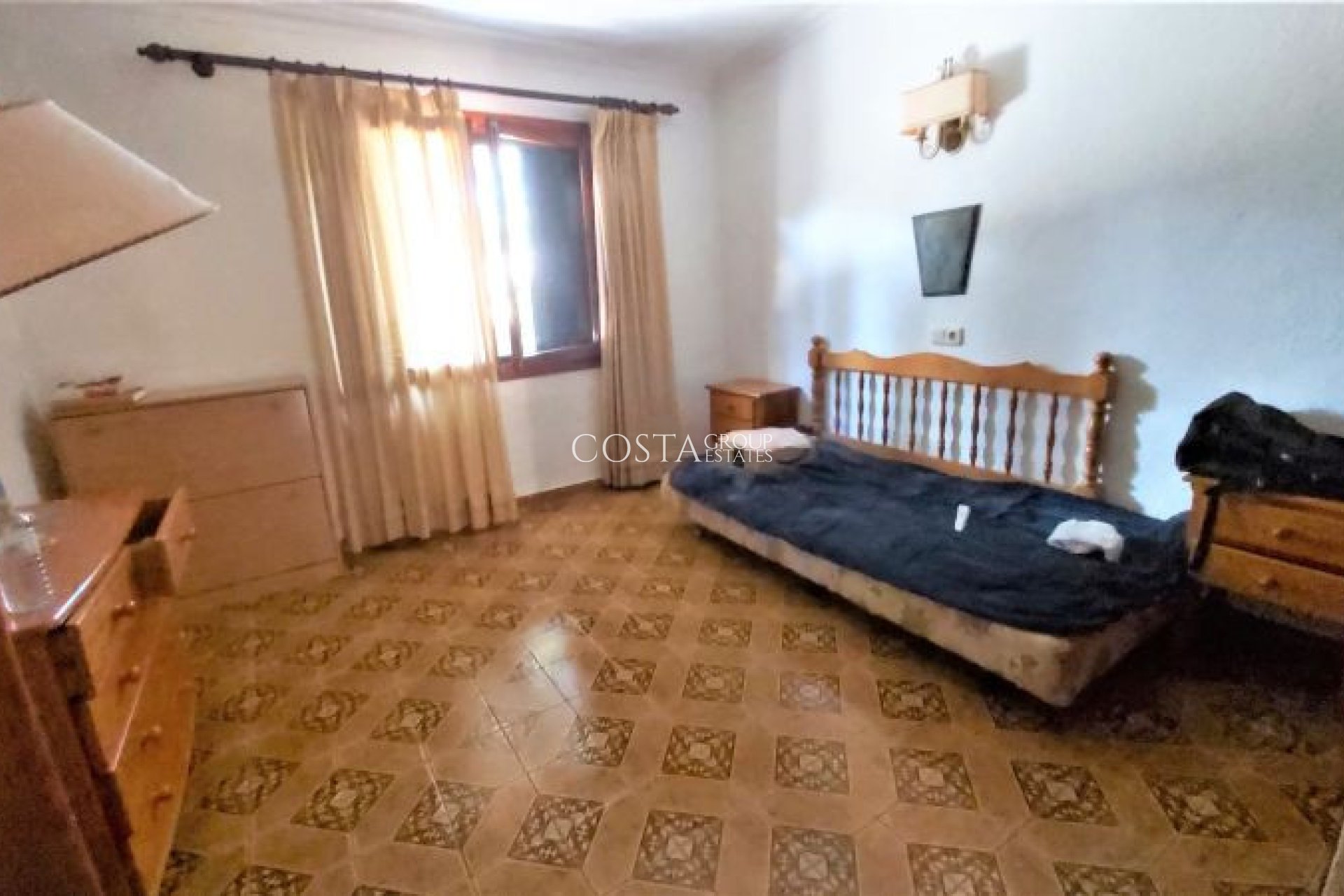 Herverkoop - Villa -
Torrevieja - Torrevieja Centro