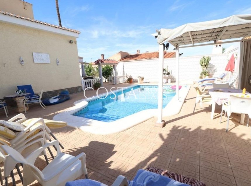 Herverkoop - Villa -
Torrevieja - Torrevieja Centro