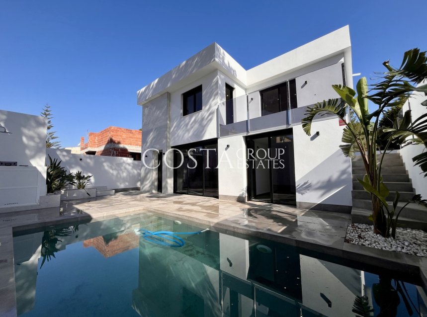 Herverkoop - Villa -
Torrevieja - Torrevieja Centro
